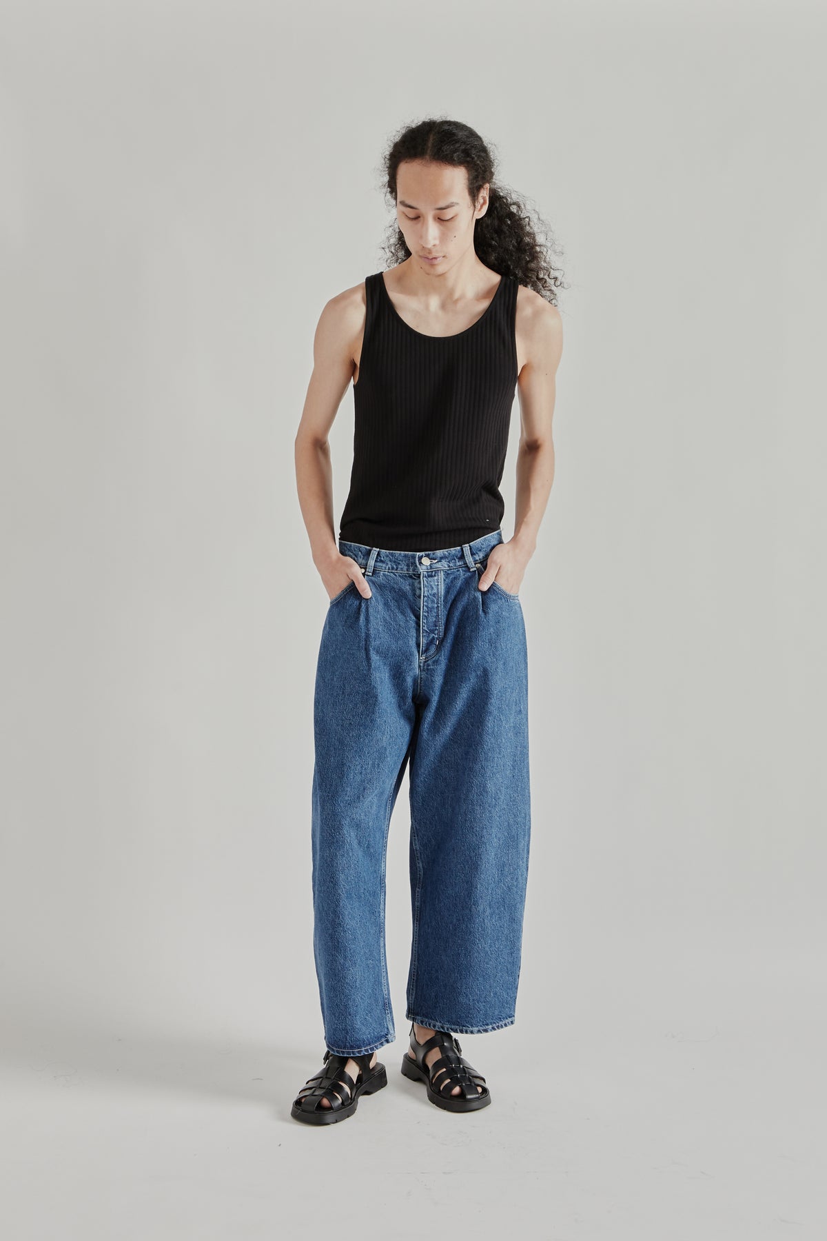 A Kind Of Guise SS26 Duma Pleated Denim Worn Denim0856
