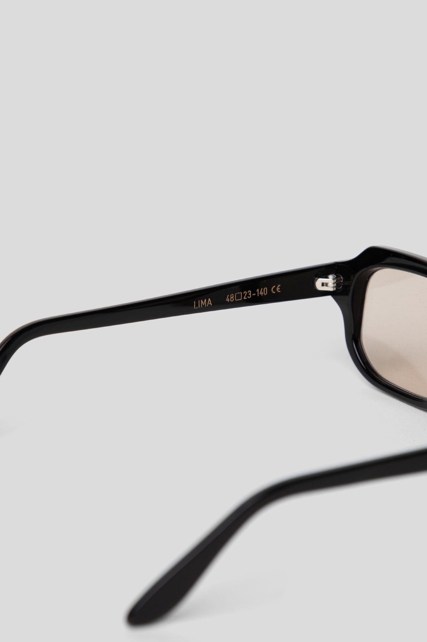 A Kind Of Guise SS26 Lima Solid Black Brown Solar Tint 04