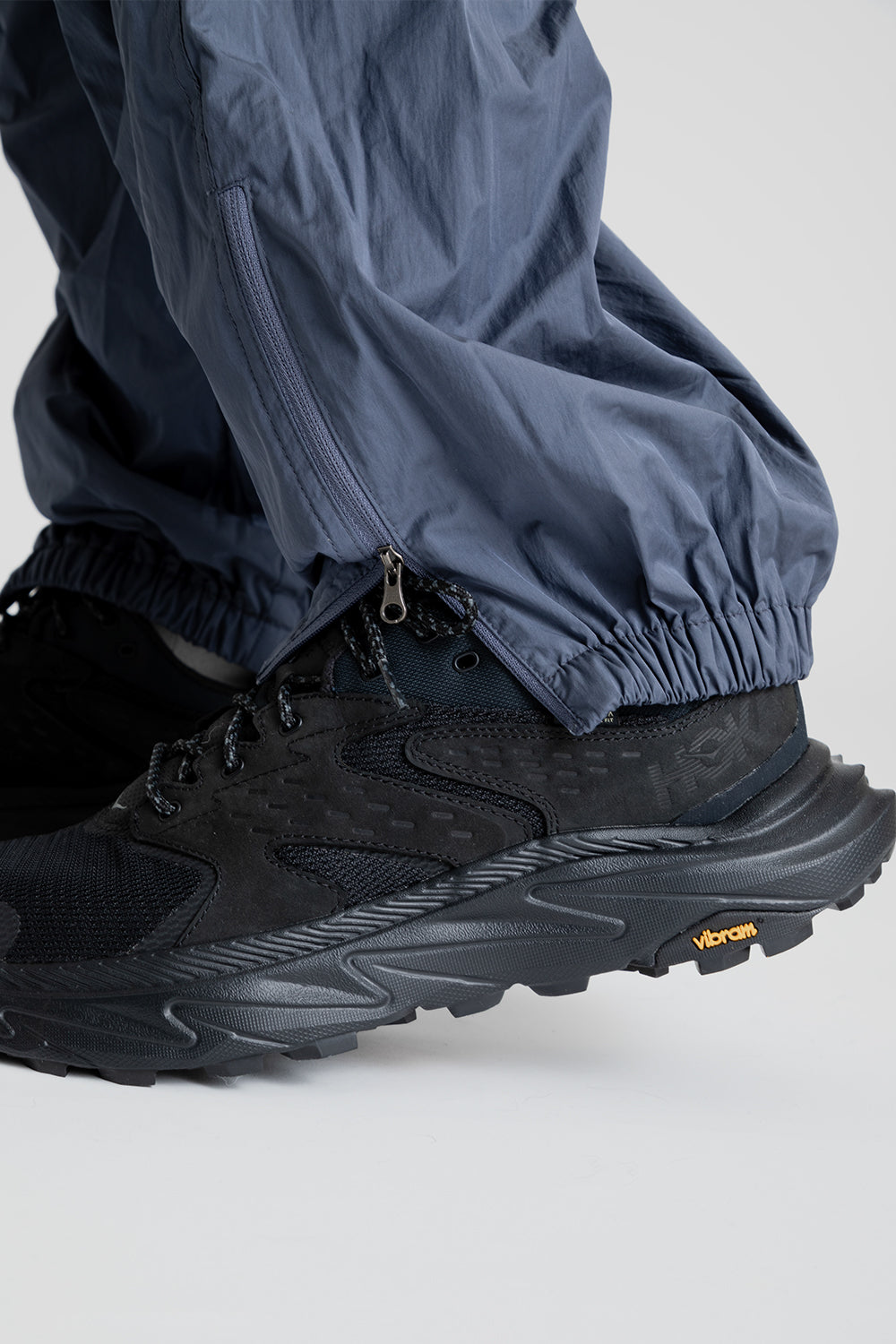 Amomento Padded Shirring Pants in Charcoal