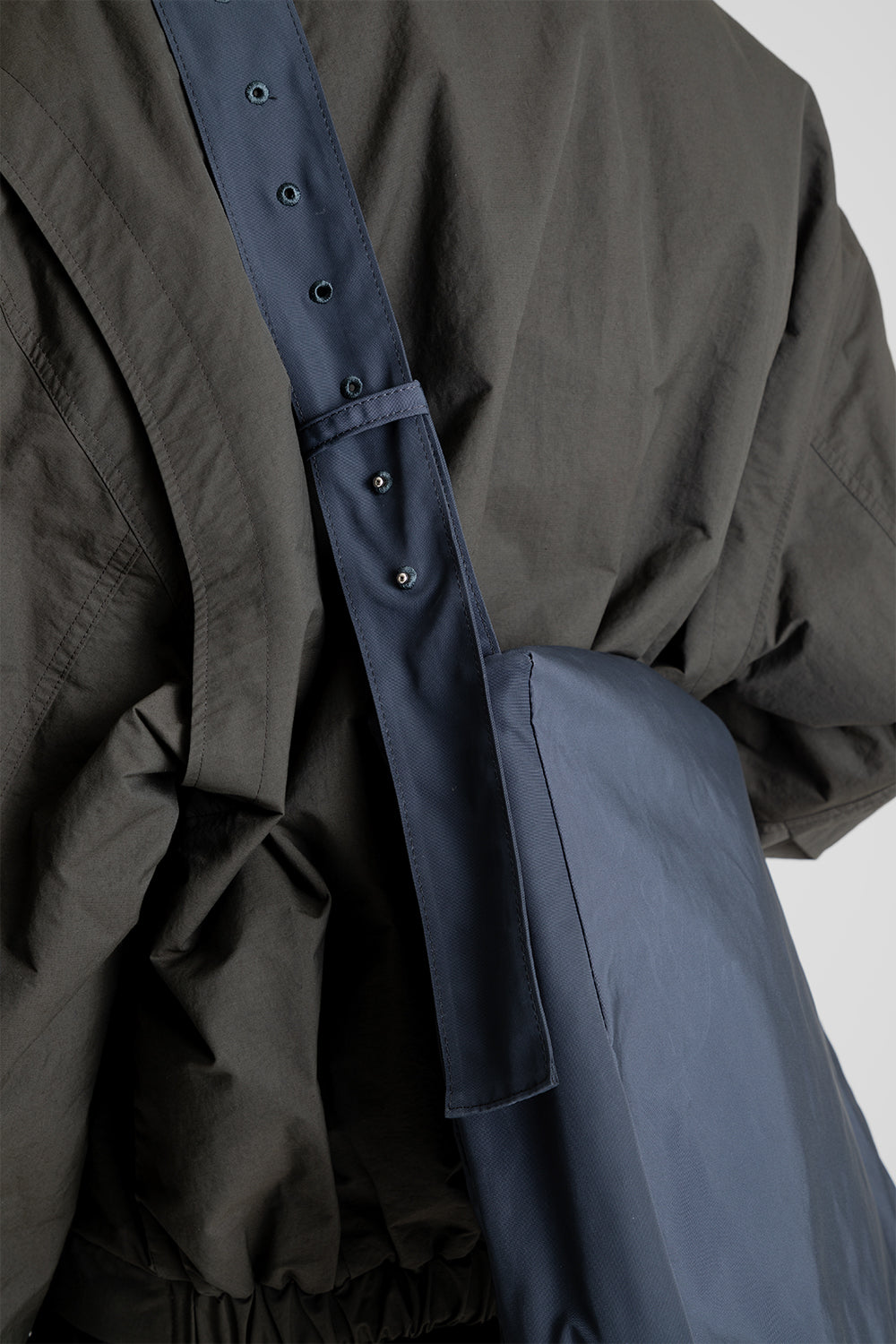 Amomento Square Big Cross Bag in Charcoal