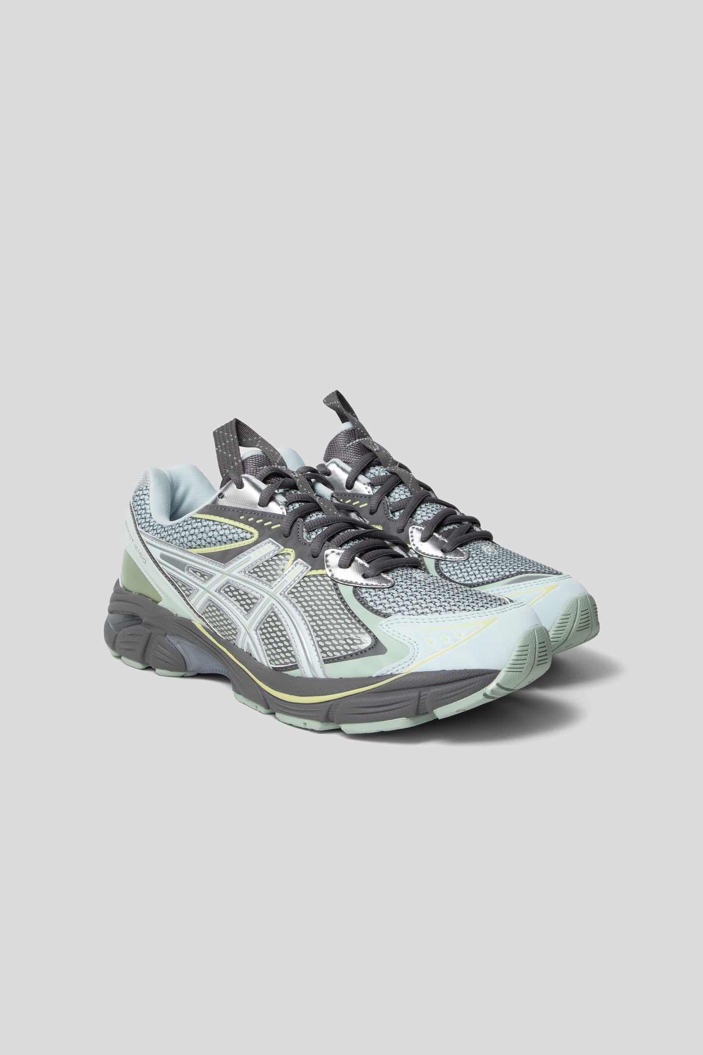Asics UB6-S GT-2160 in Arctic Blue and Carbon.