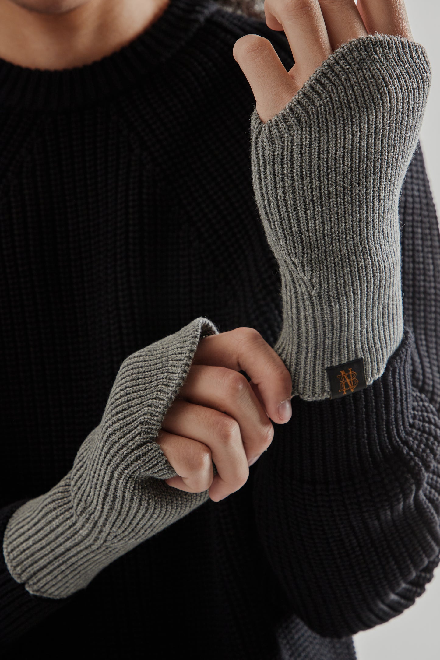 Batoner FW25 Solid Wool Hand Warmer Merange Gray 2