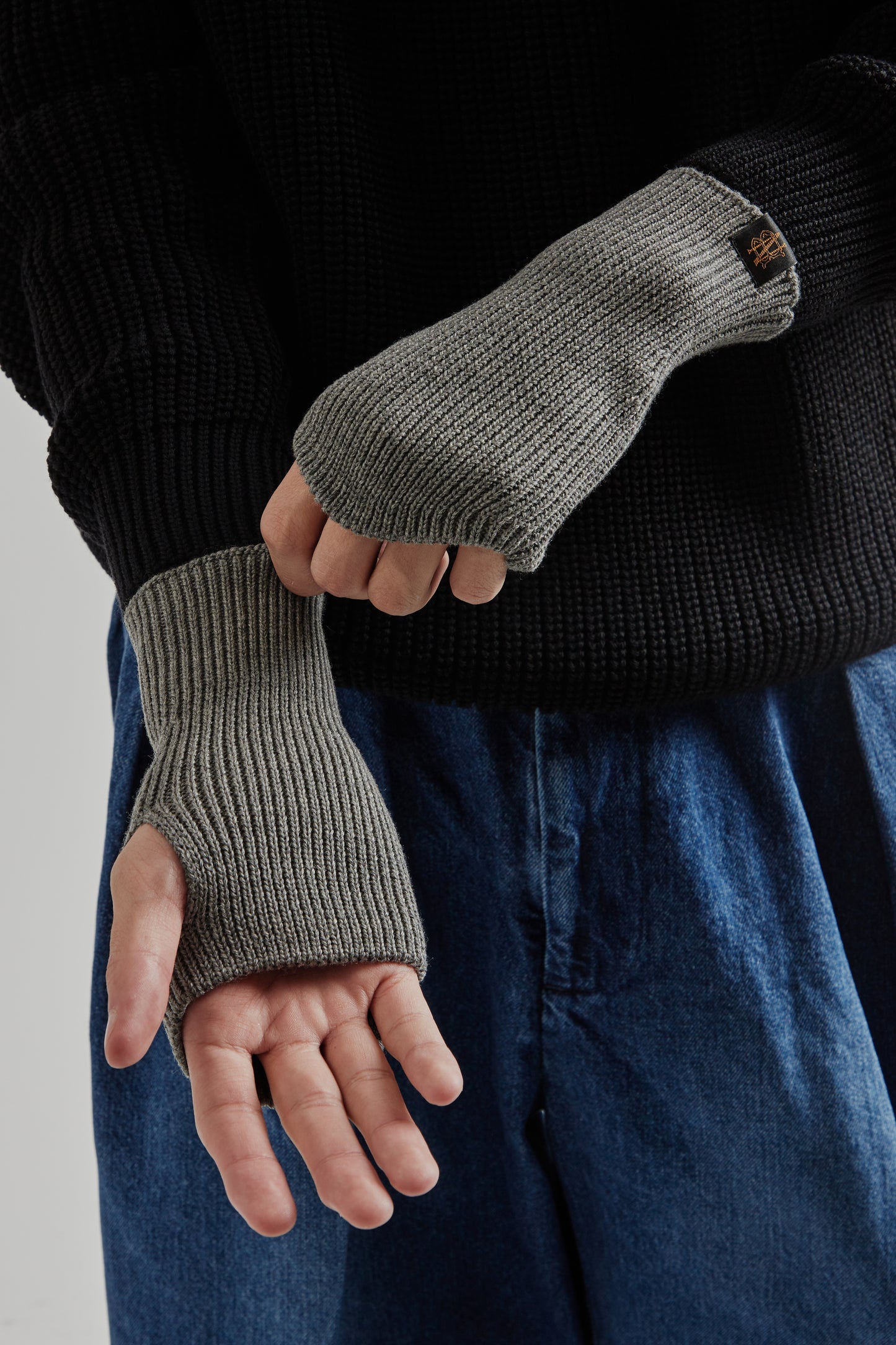 Batoner FW25 Solid Wool Hand Warmer Merange Gray 3