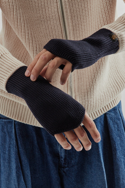 Batoner FW25 Solid Wool Hand Warmer Navy 3
