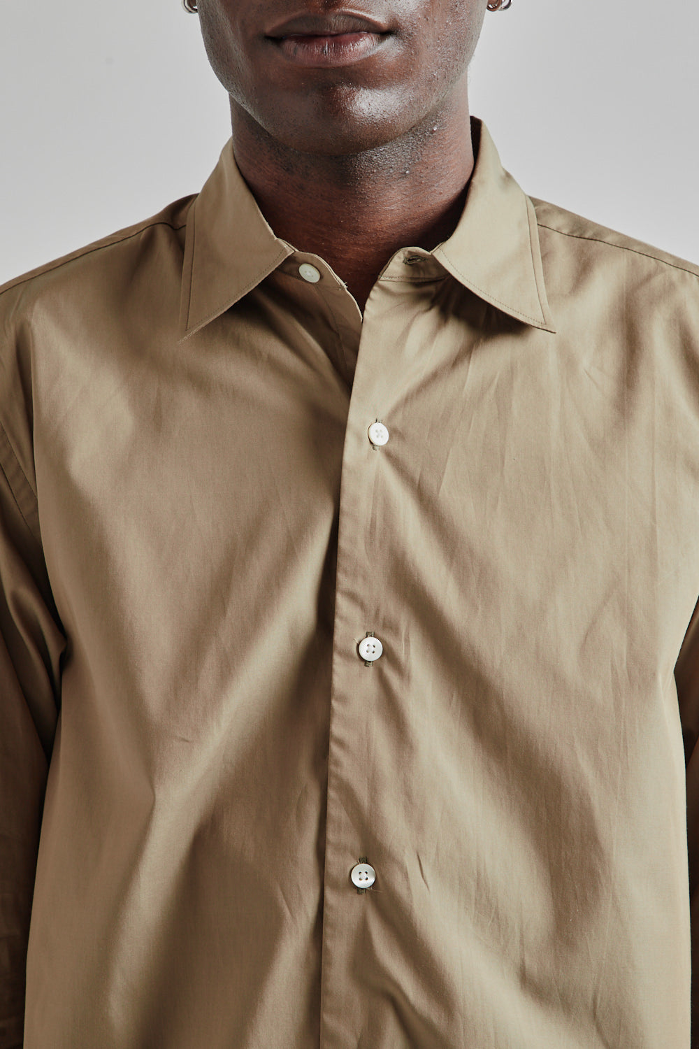 Blurhms Chambray Classic Shirt Olive Beige 6 50eb8495-7c44-4a2e-88e4-f426b5623bb0