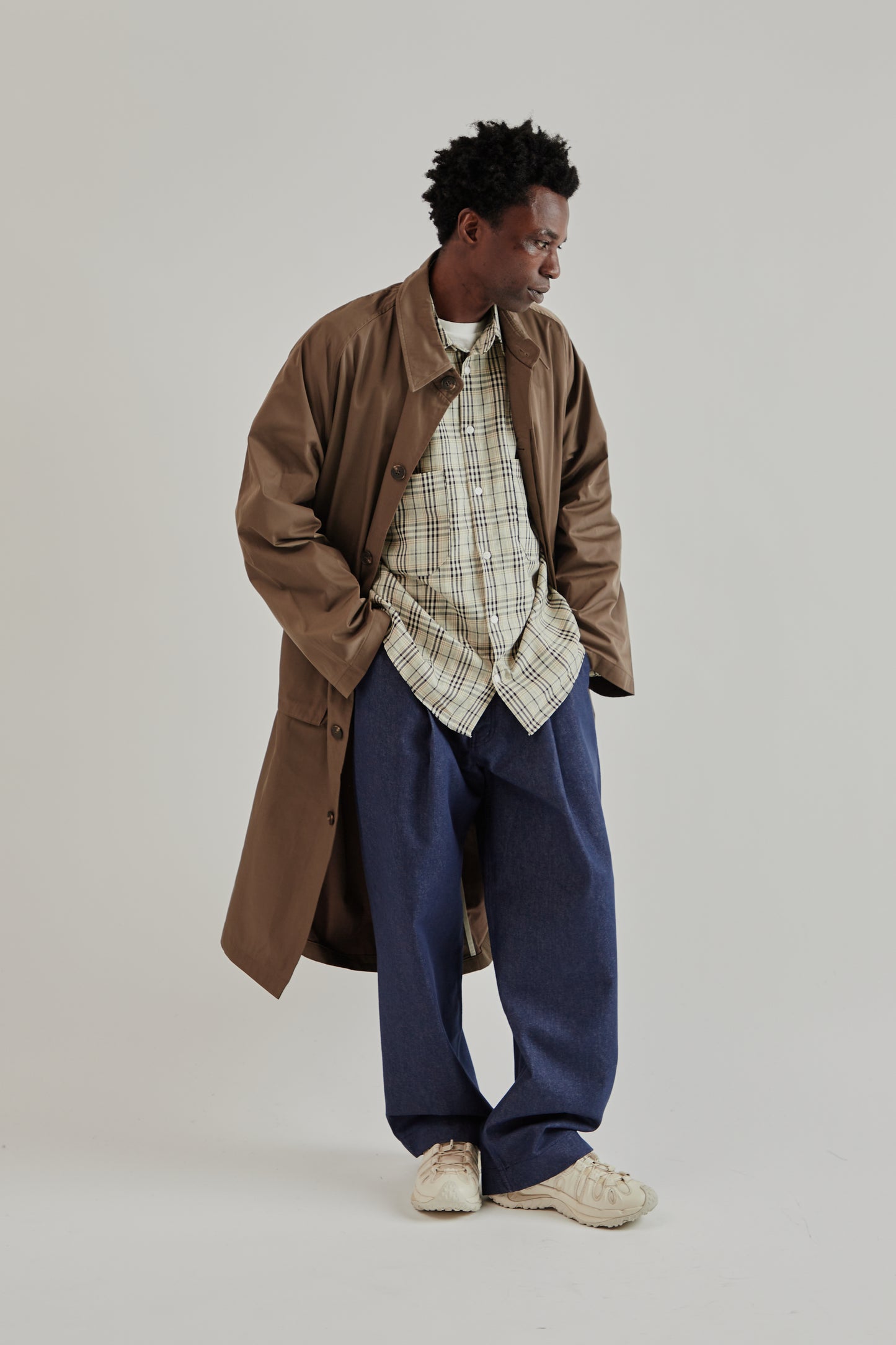 Estudio Niksen FW25 Mac Pocket Coat Khaki13