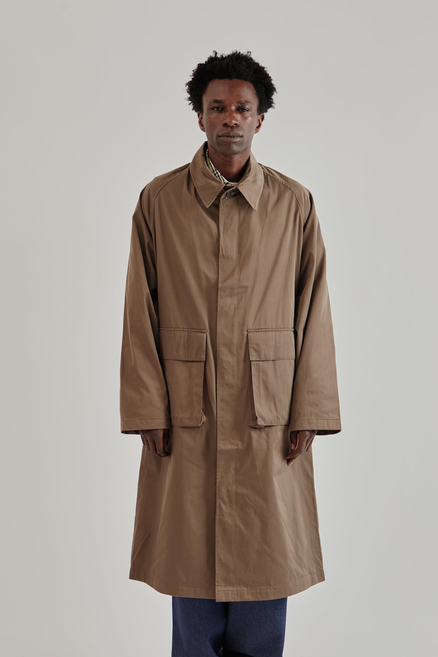 Estudio Niksen FW25 Mac Pocket Coat Khaki2