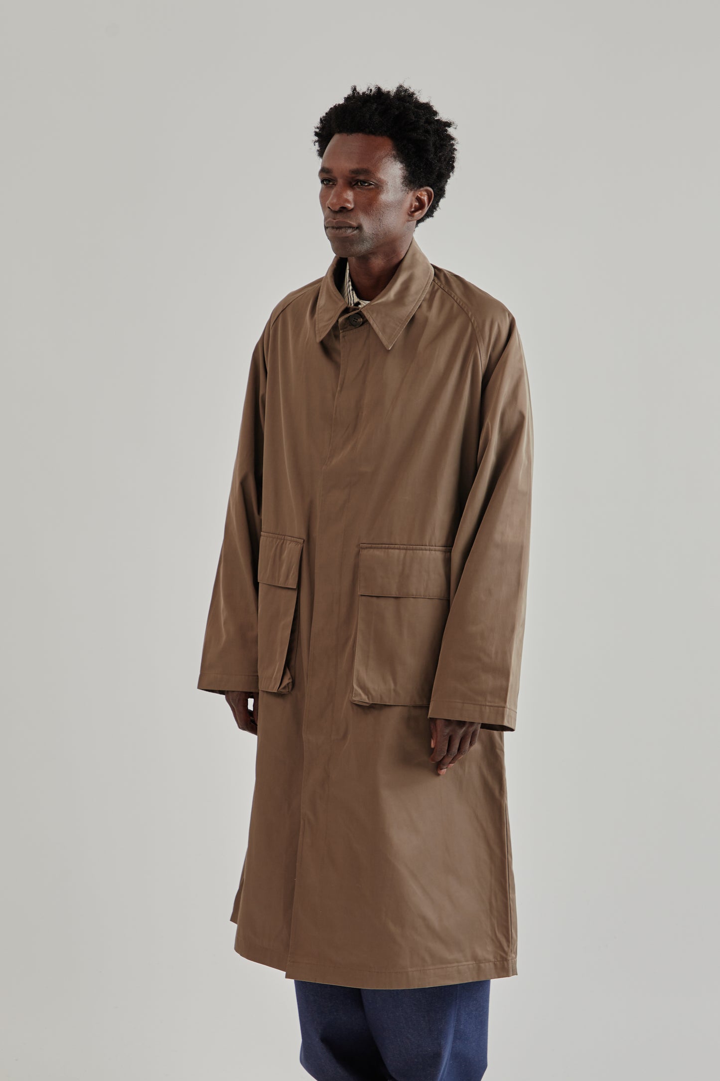 Estudio Niksen FW25 Mac Pocket Coat Khaki3