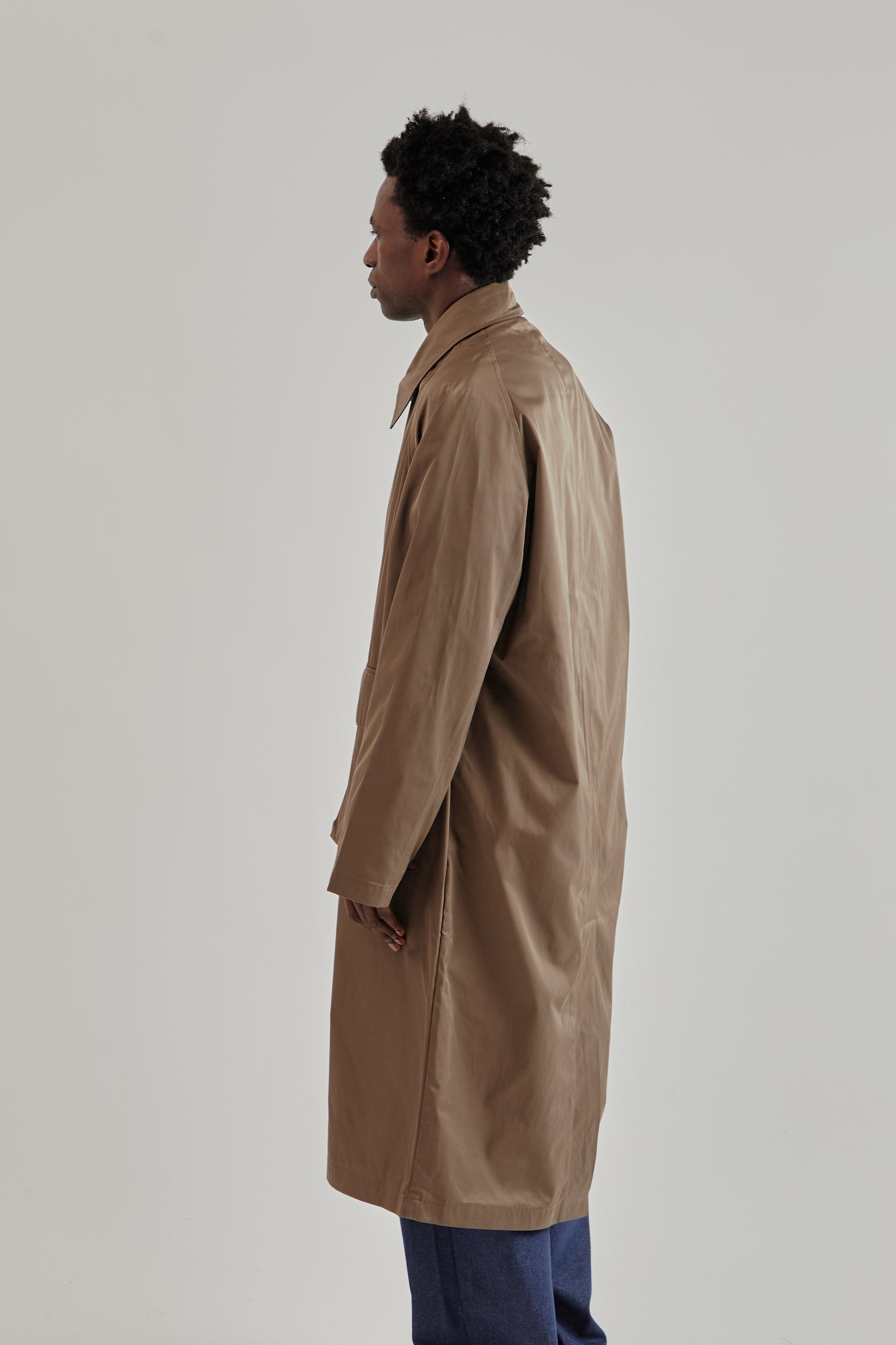 Estudio Niksen FW25 Mac Pocket Coat Khaki4