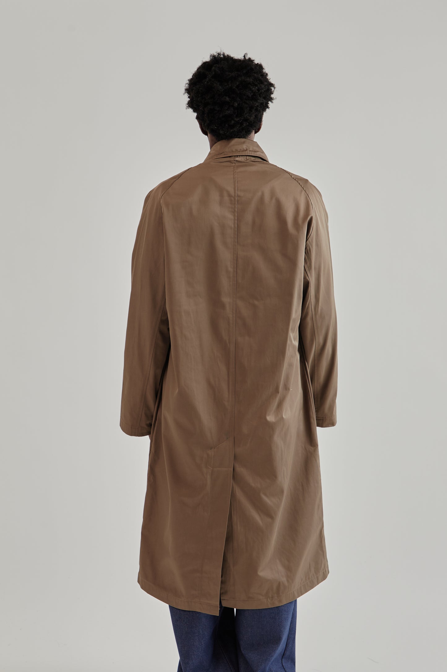 Estudio Niksen FW25 Mac Pocket Coat Khaki5