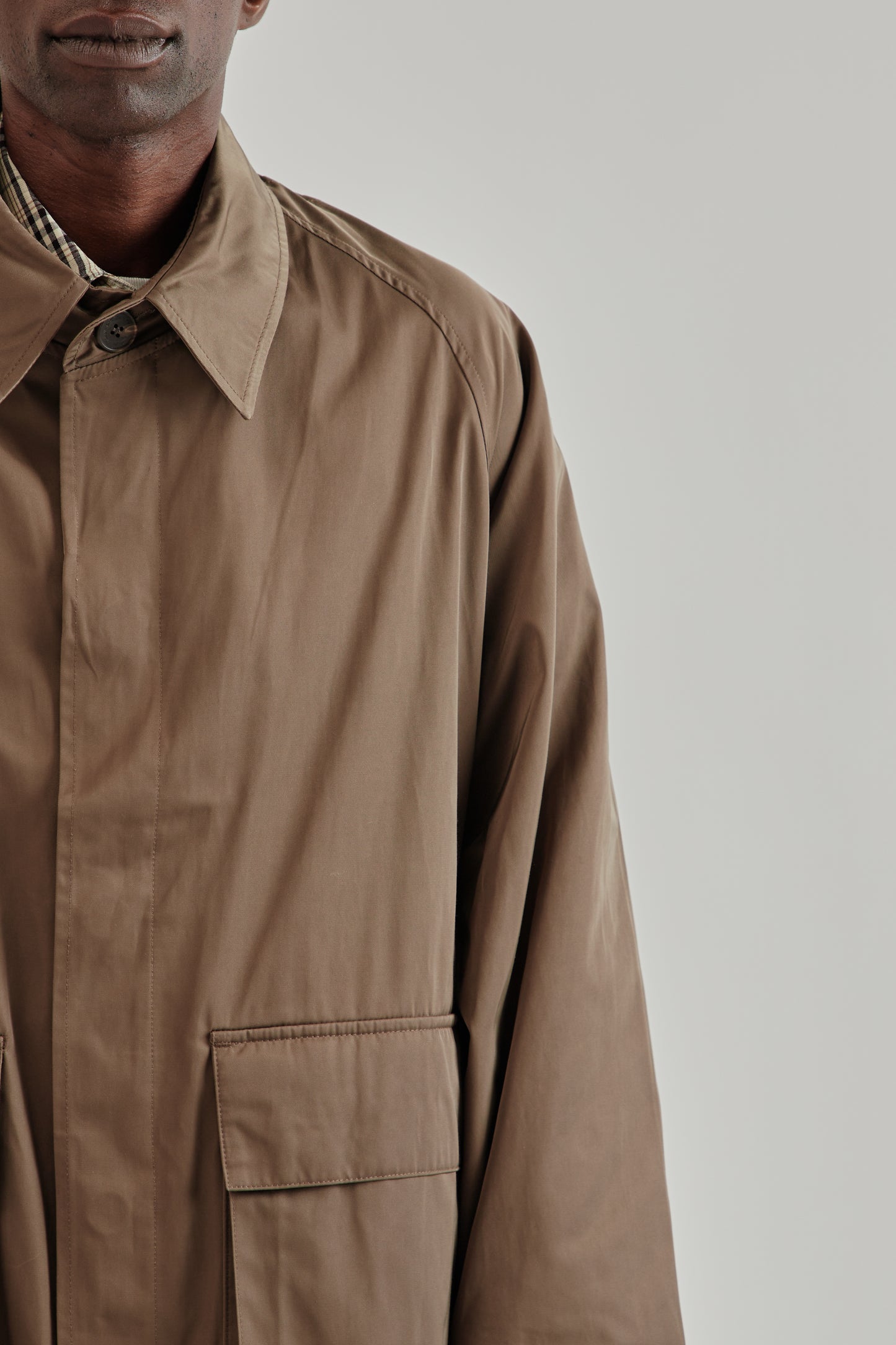 Estudio Niksen FW25 Mac Pocket Coat Khaki7