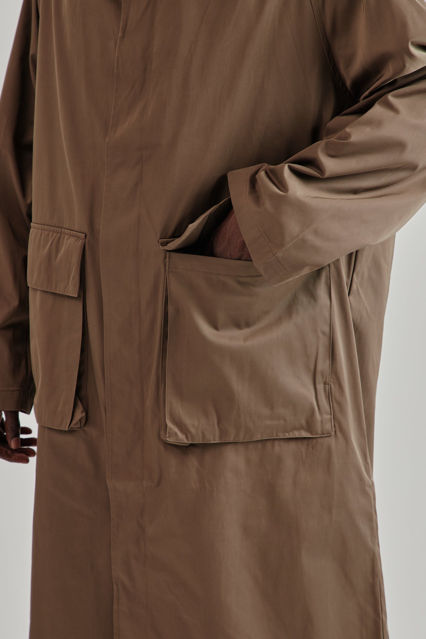 Estudio Niksen FW25 Mac Pocket Coat Khaki9