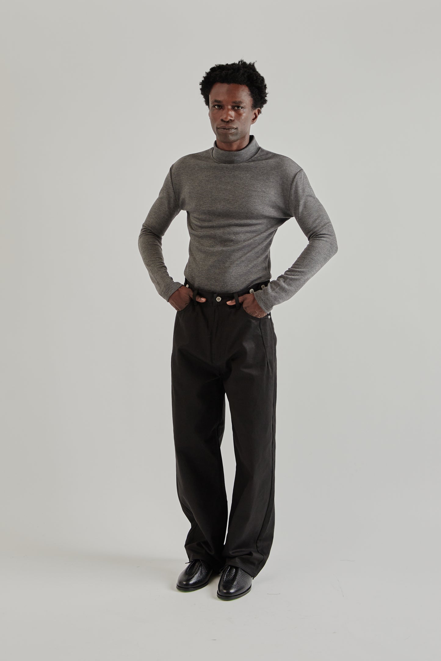 Estudio Niksen FW25 Mock-Neck Thermal Top Charcoal9