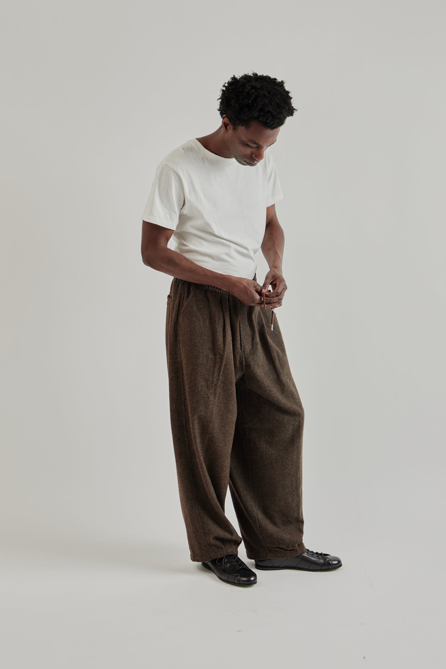 Estudio Niksen FW25 Pintuck Balloon Trousers Brown9