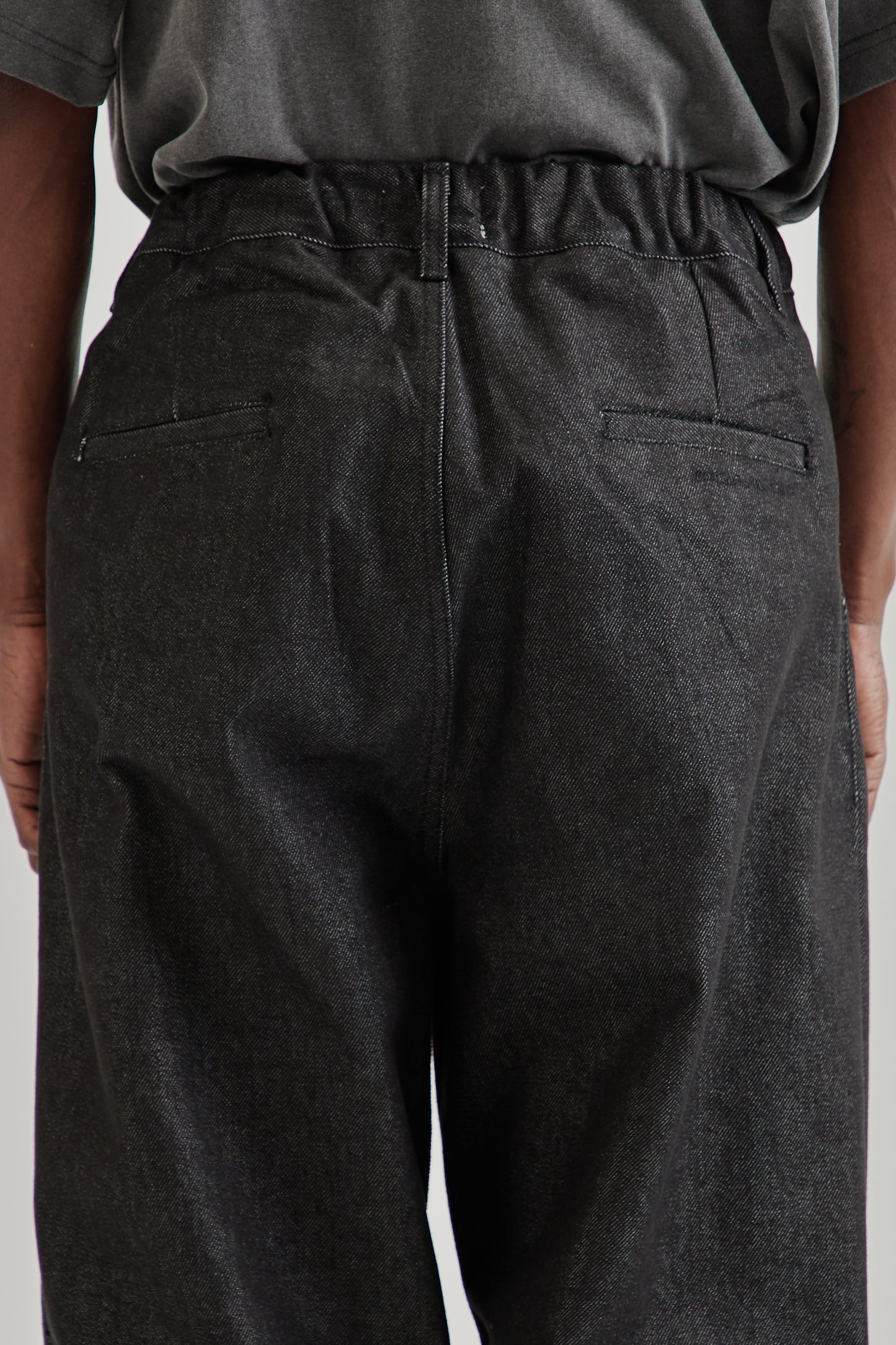Estudio Niksen FW25 Pintuck Wide Jeans Black5