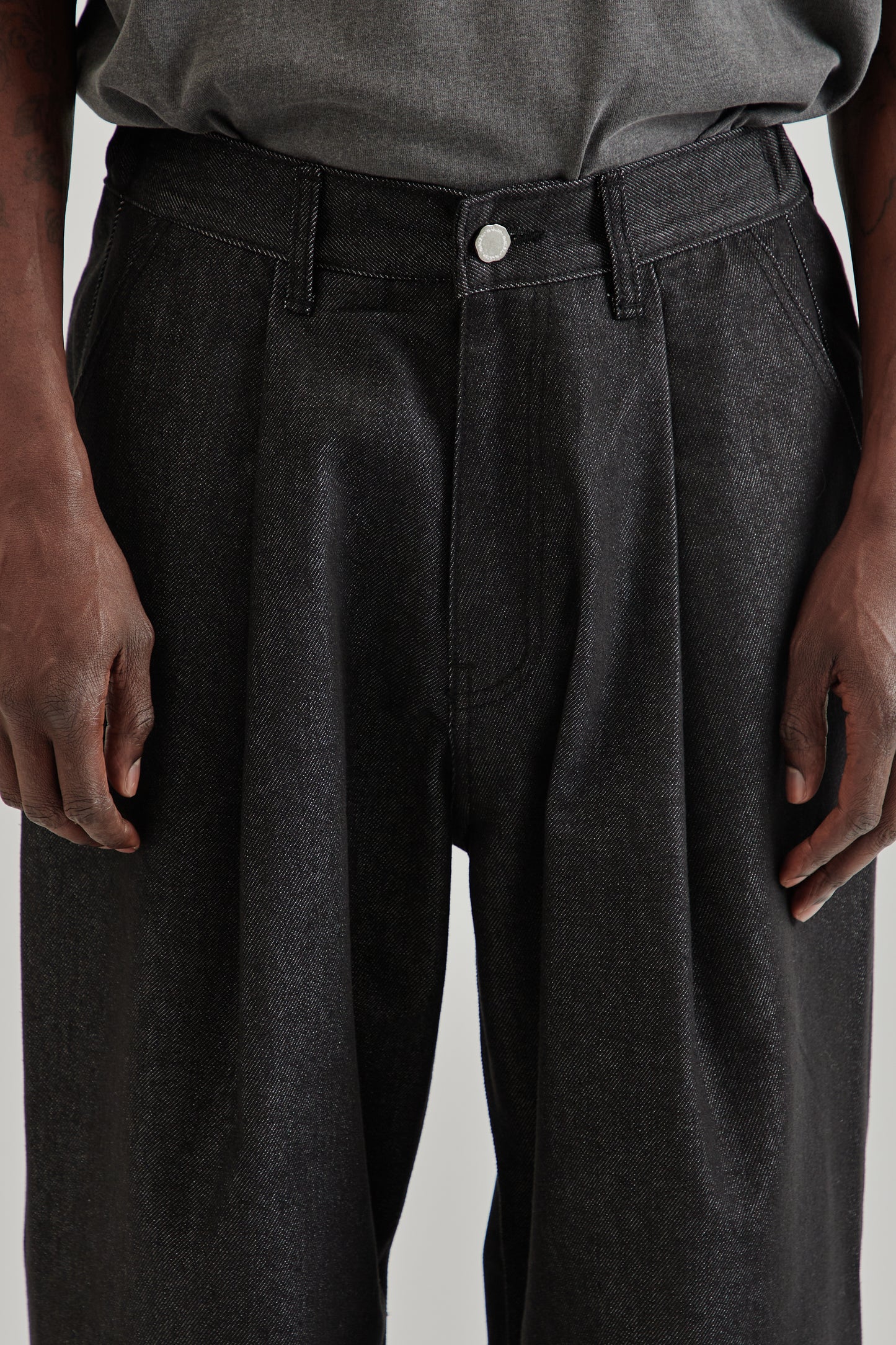 Estudio Niksen FW25 Pintuck Wide Jeans Black6