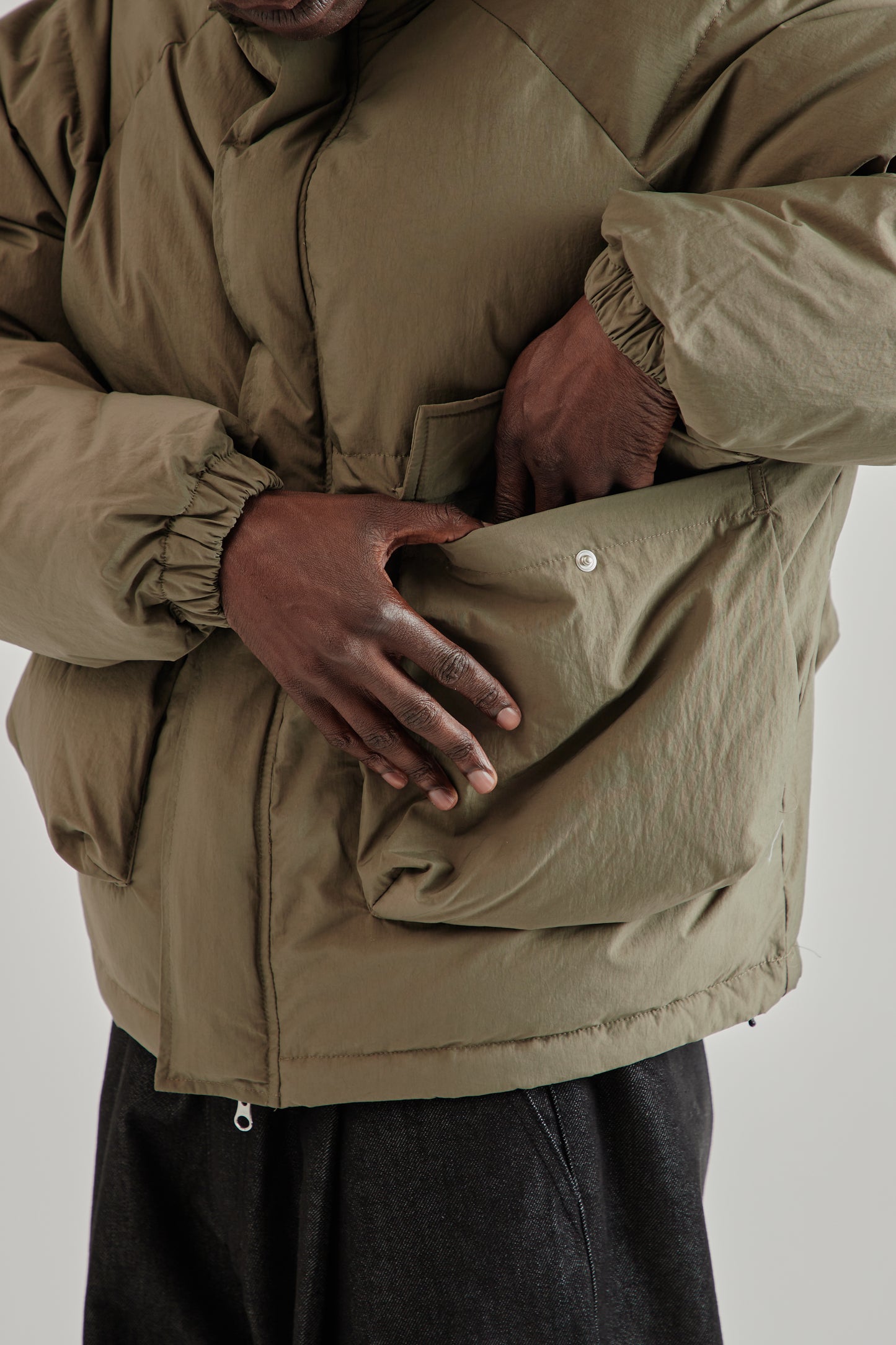 Estudio Niksen FW25 Raglan Puffer Jacket Beige10