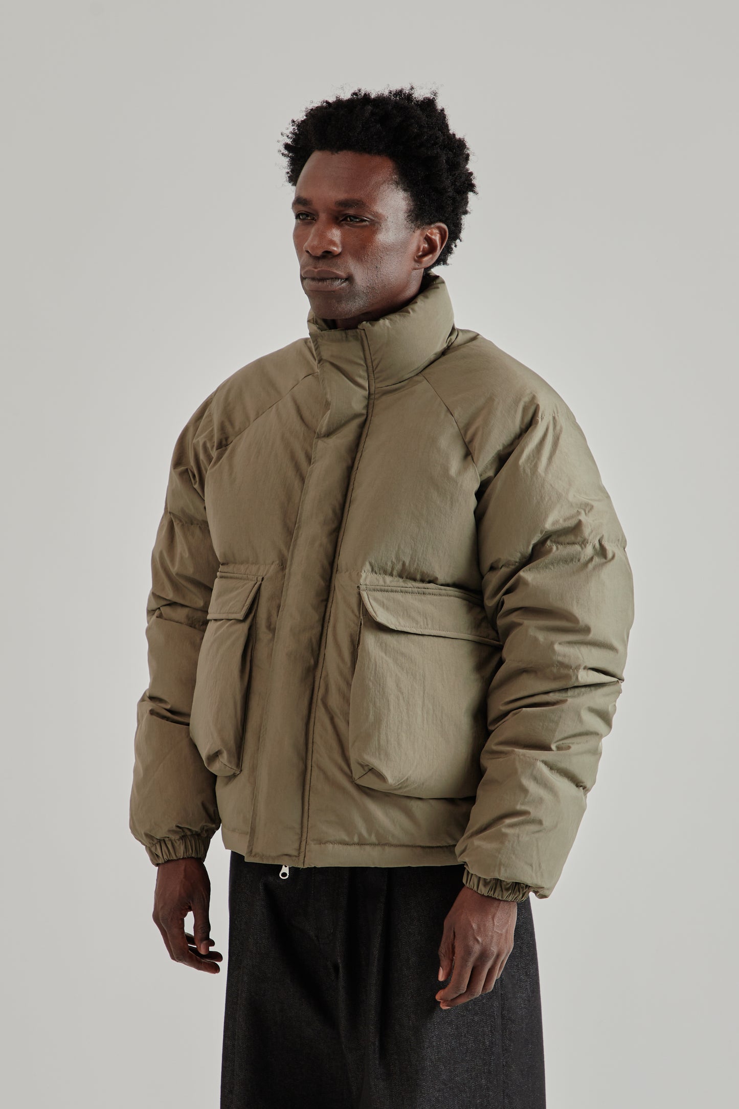 Estudio Niksen FW25 Raglan Puffer Jacket Beige3