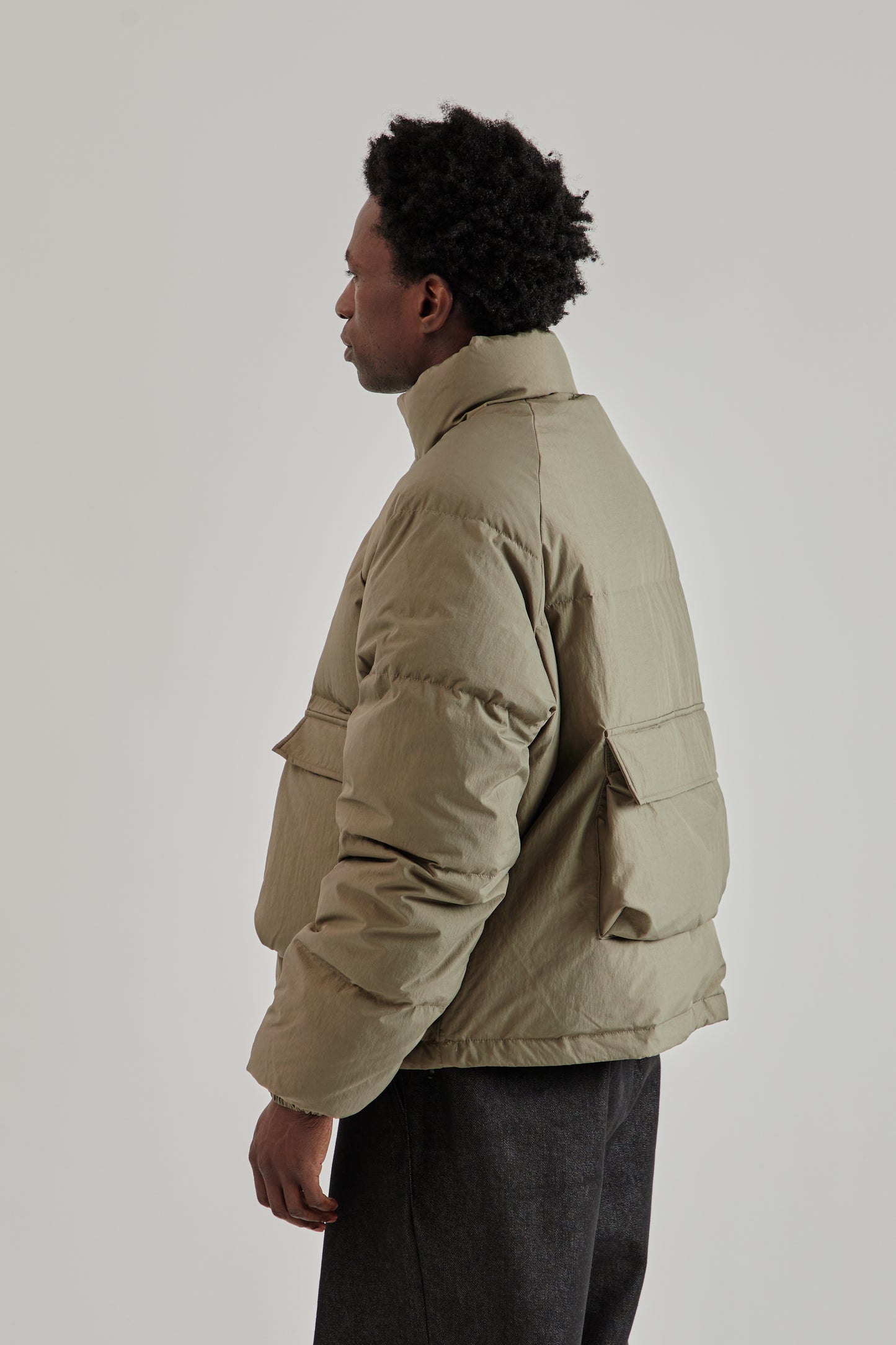 Estudio Niksen FW25 Raglan Puffer Jacket Beige4