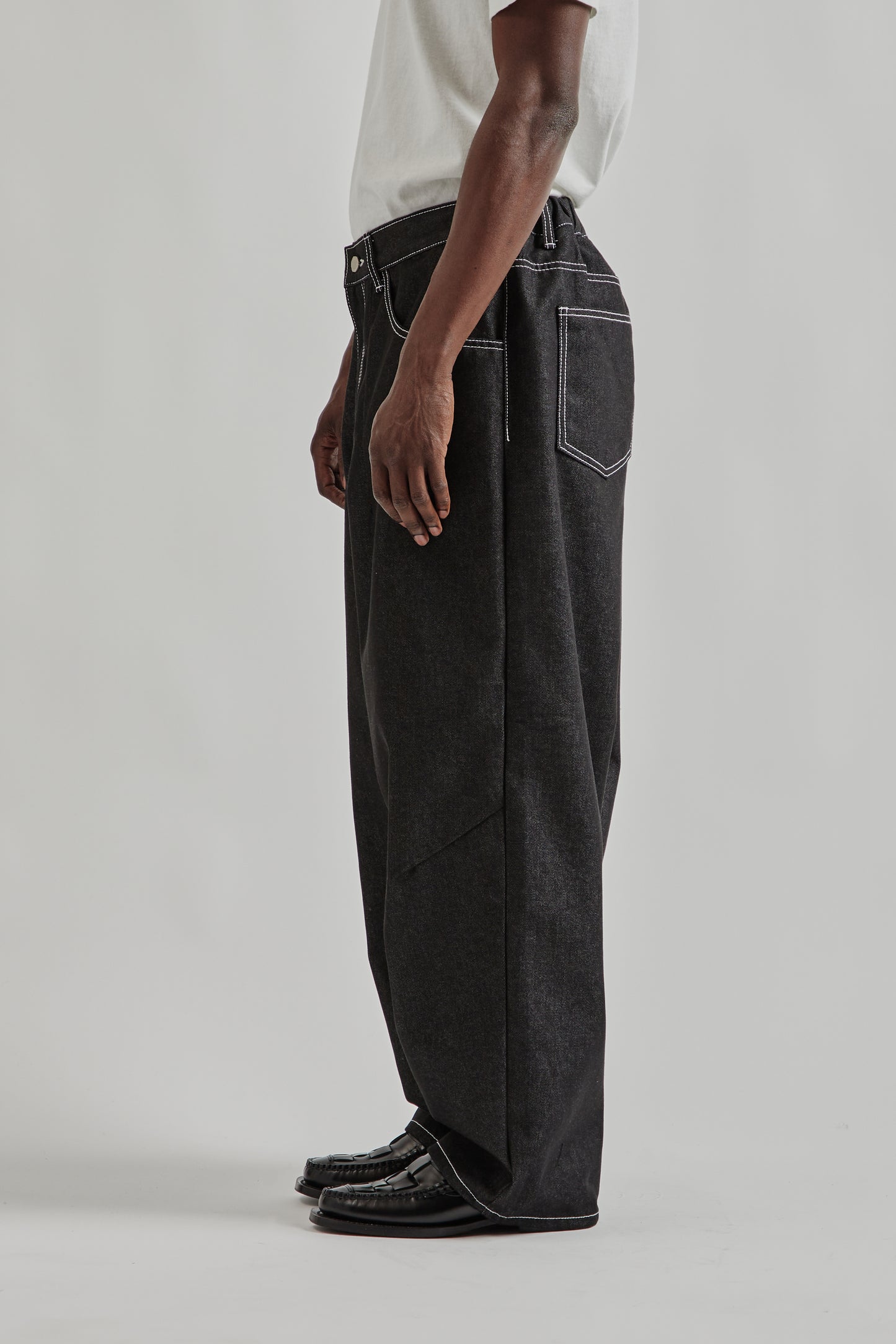 Estudio Niksen FW25 Raw Denim Balloon Jeans Black Raw Denim 6