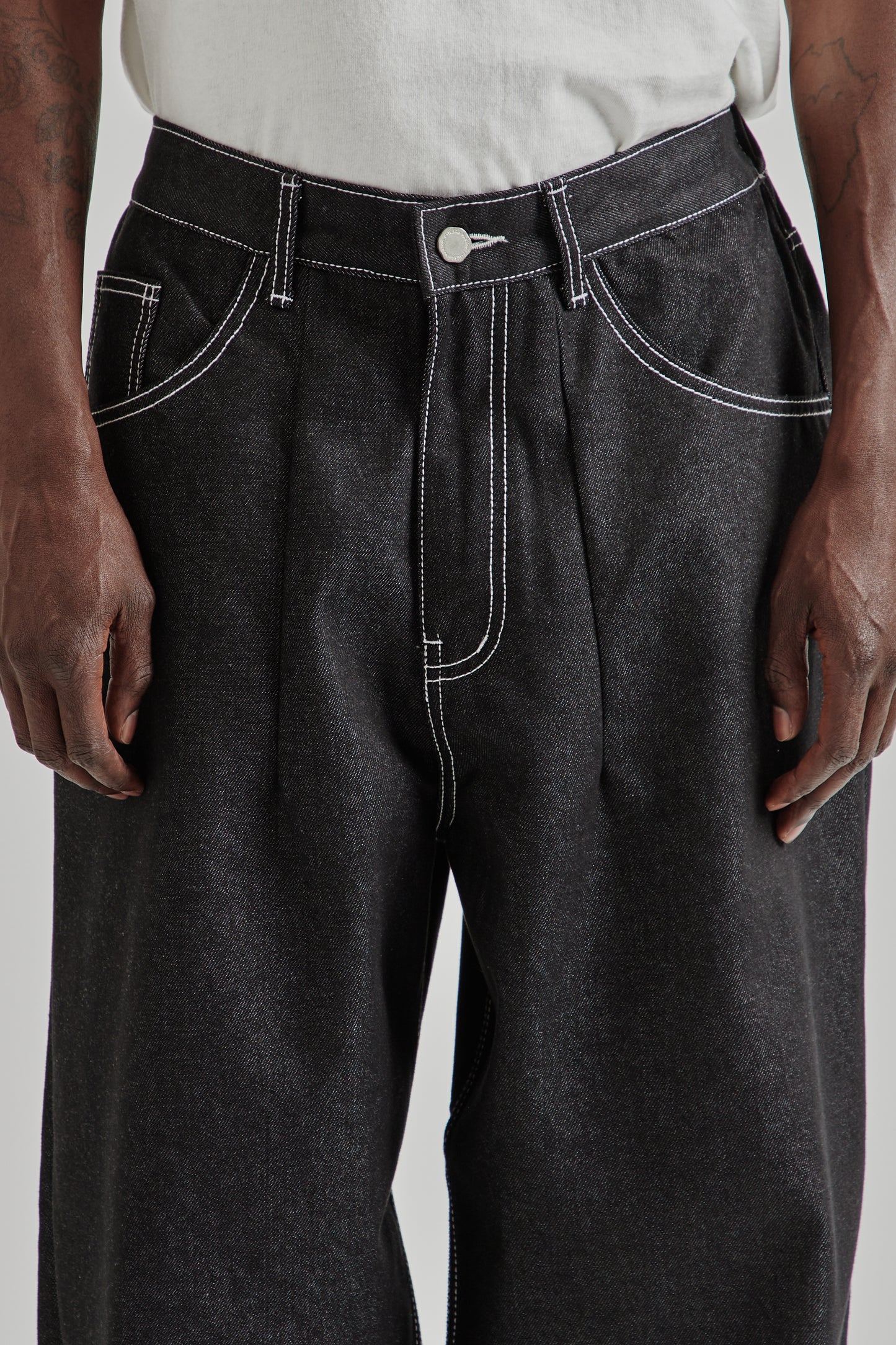Estudio Niksen FW25 Raw Denim Balloon Jeans Black Raw Denim 9
