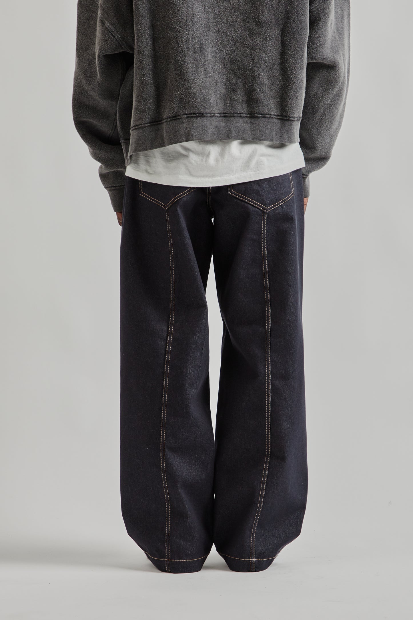 Estudio Niksen FW25 Raw Denim In-Stitch Jeans Indigo 4