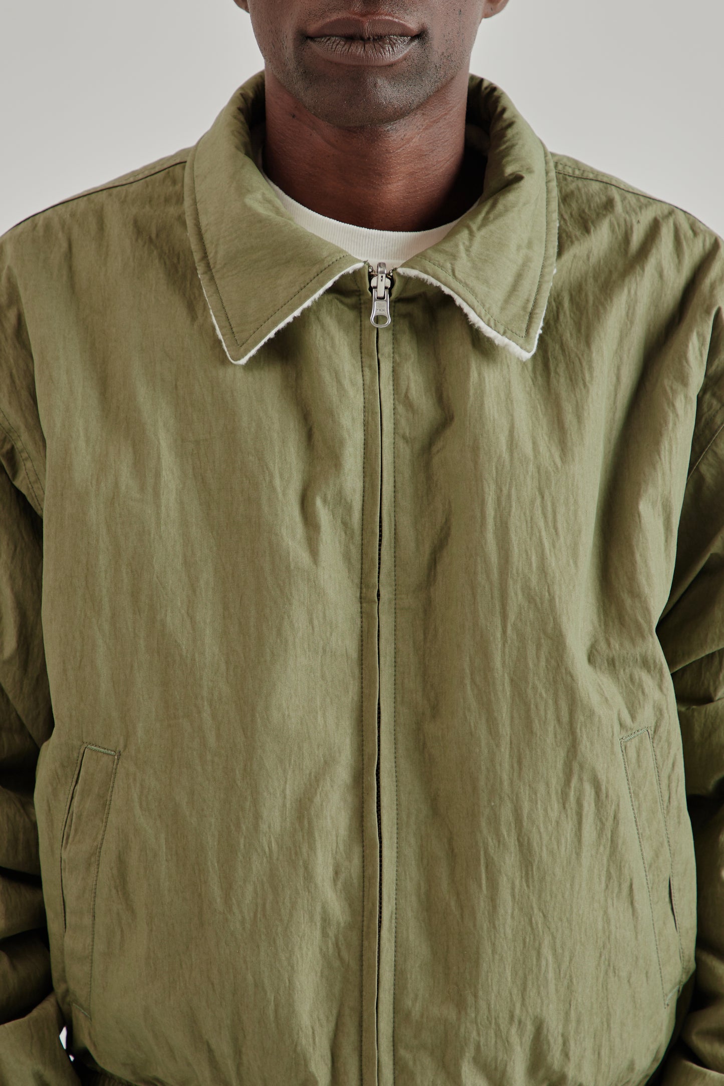 Estudio Niksen FW25 Reversible Bomber Jacket Khaki3