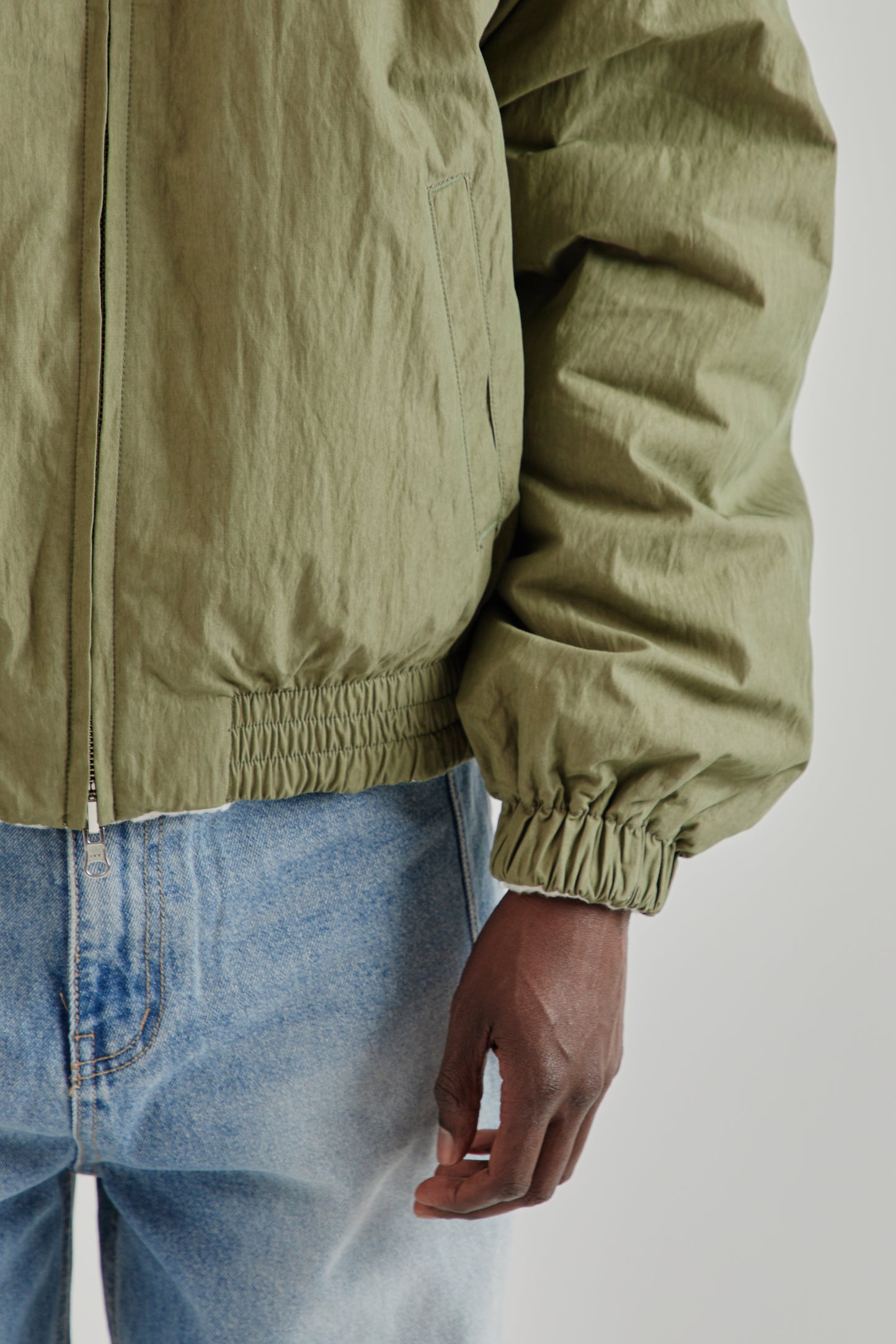 Estudio Niksen FW25 Reversible Bomber Jacket Khaki5