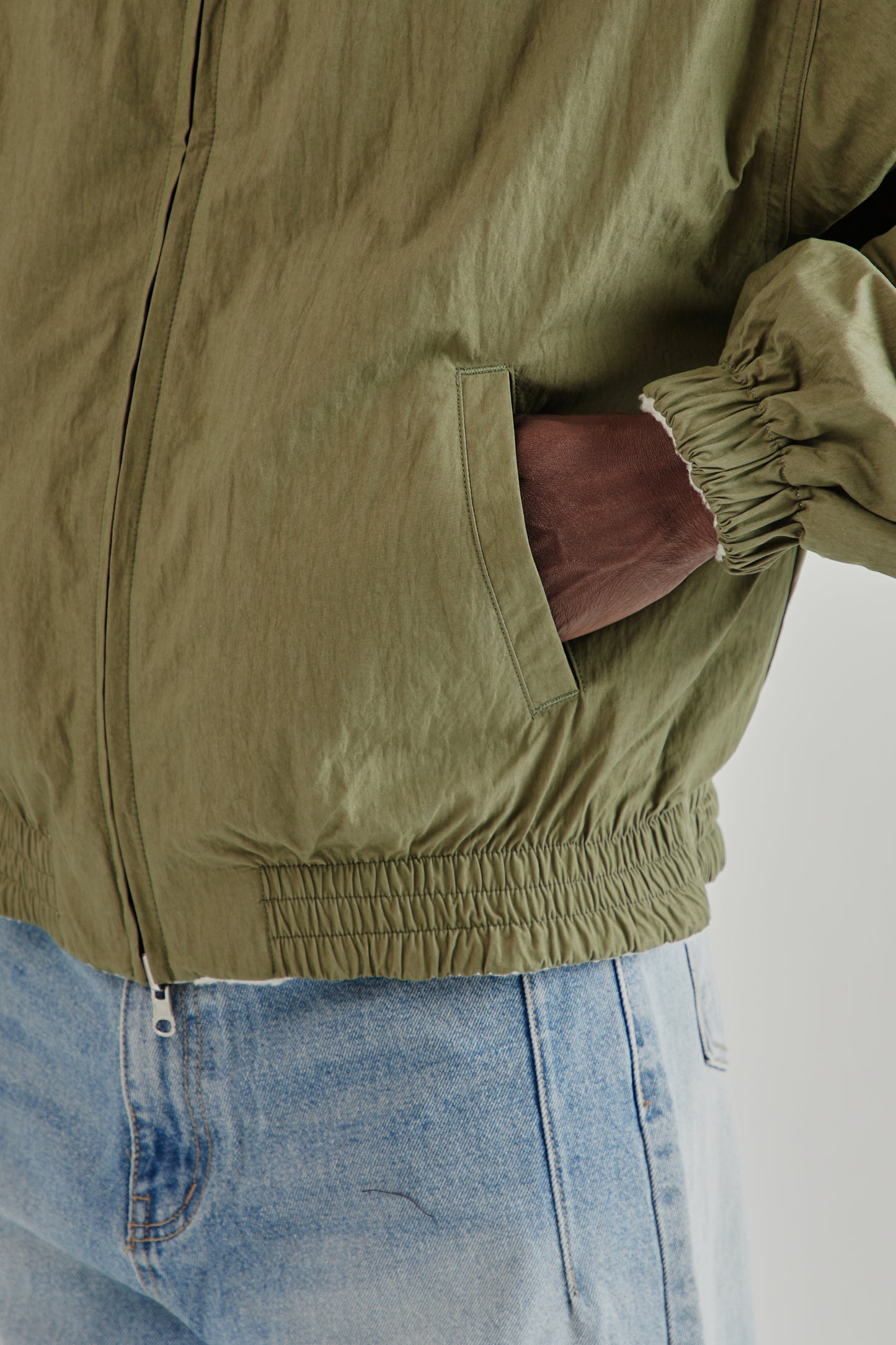 Estudio Niksen FW25 Reversible Bomber Jacket Khaki6