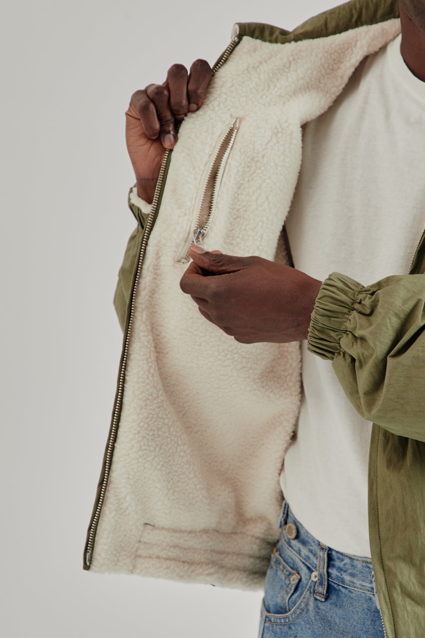 Estudio Niksen FW25 Reversible Bomber Jacket Khaki7