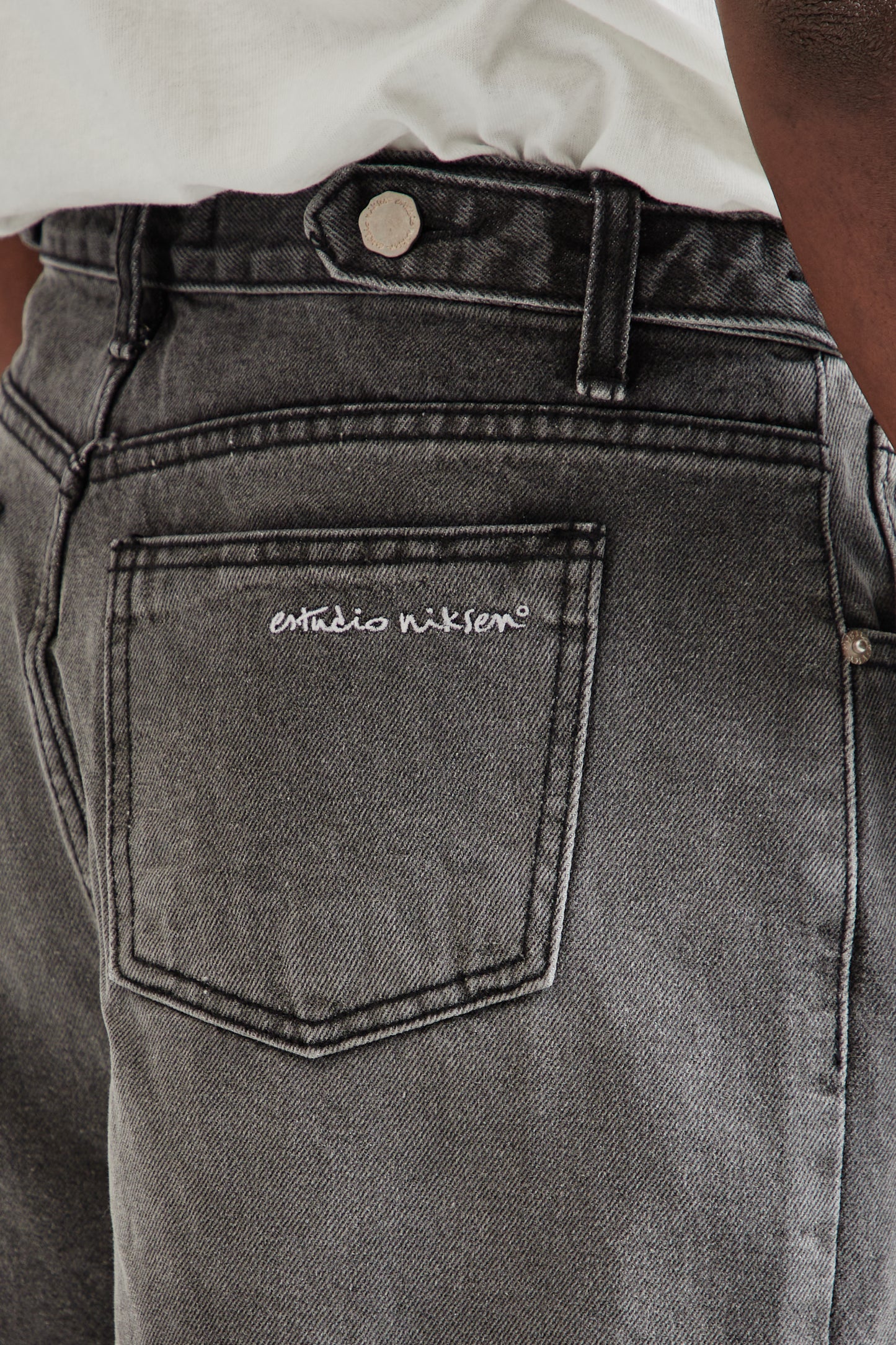 Estudio Niksen FW25 Side-Button Denim Jeans Black Denim6