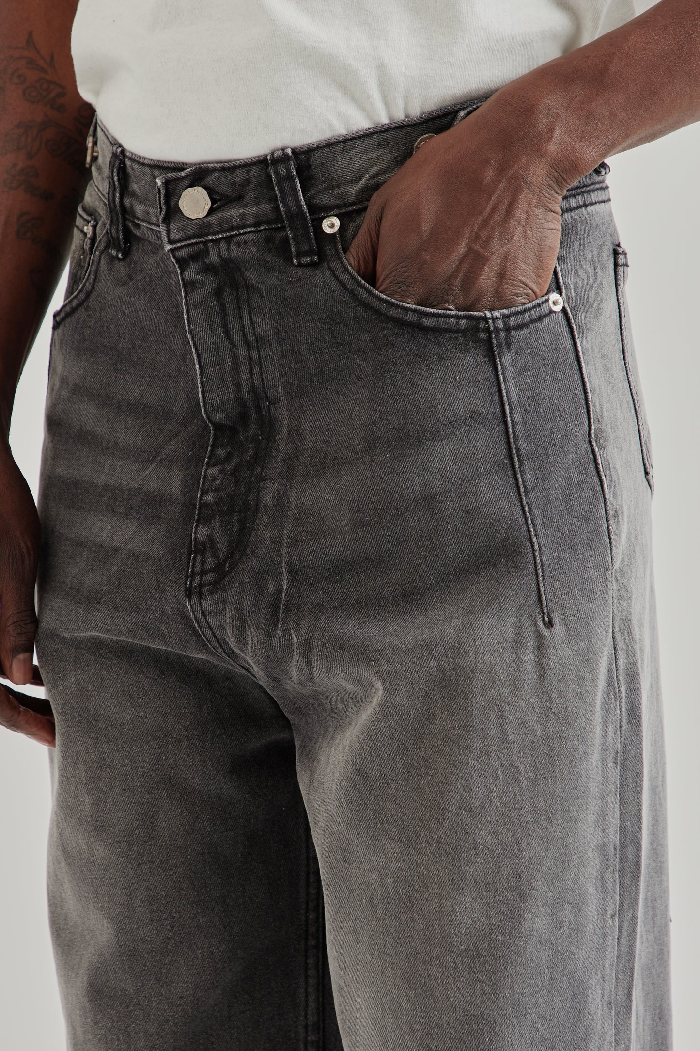 Estudio Niksen FW25 Side-Button Denim Jeans Black Denim8