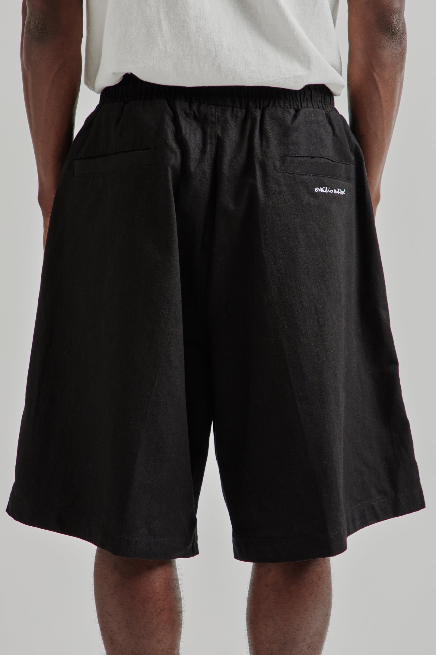 Estudio Niksen FW25 Stopper Balloon Bermudas Black 5
