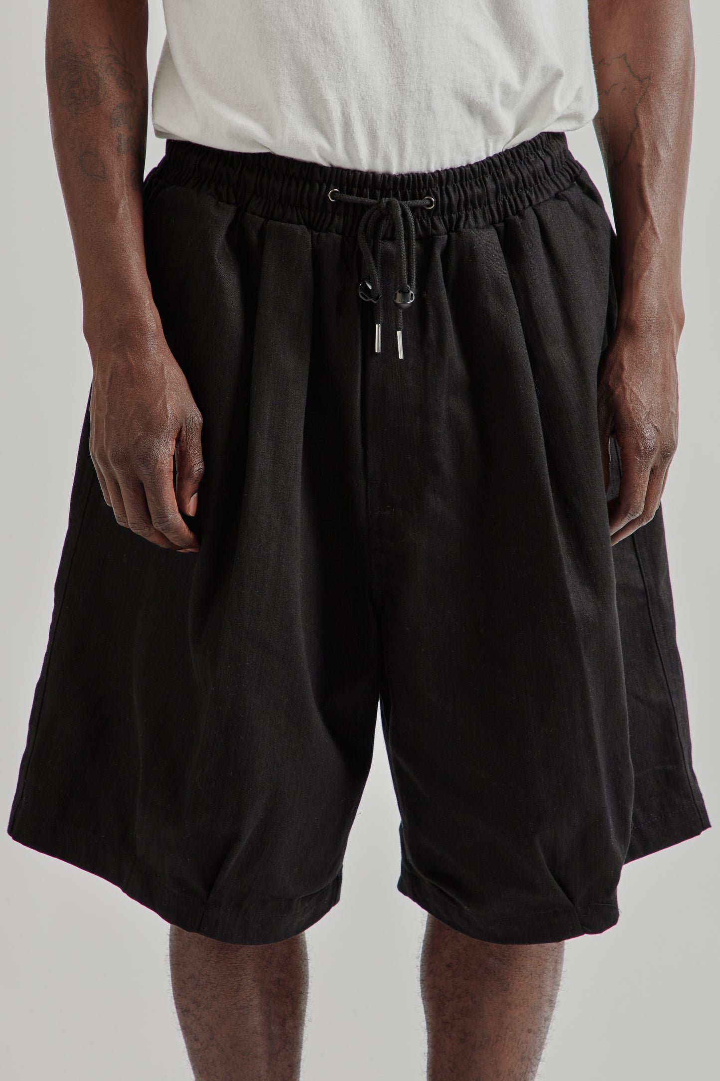 Estudio Niksen FW25 Stopper Balloon Bermudas Black 6