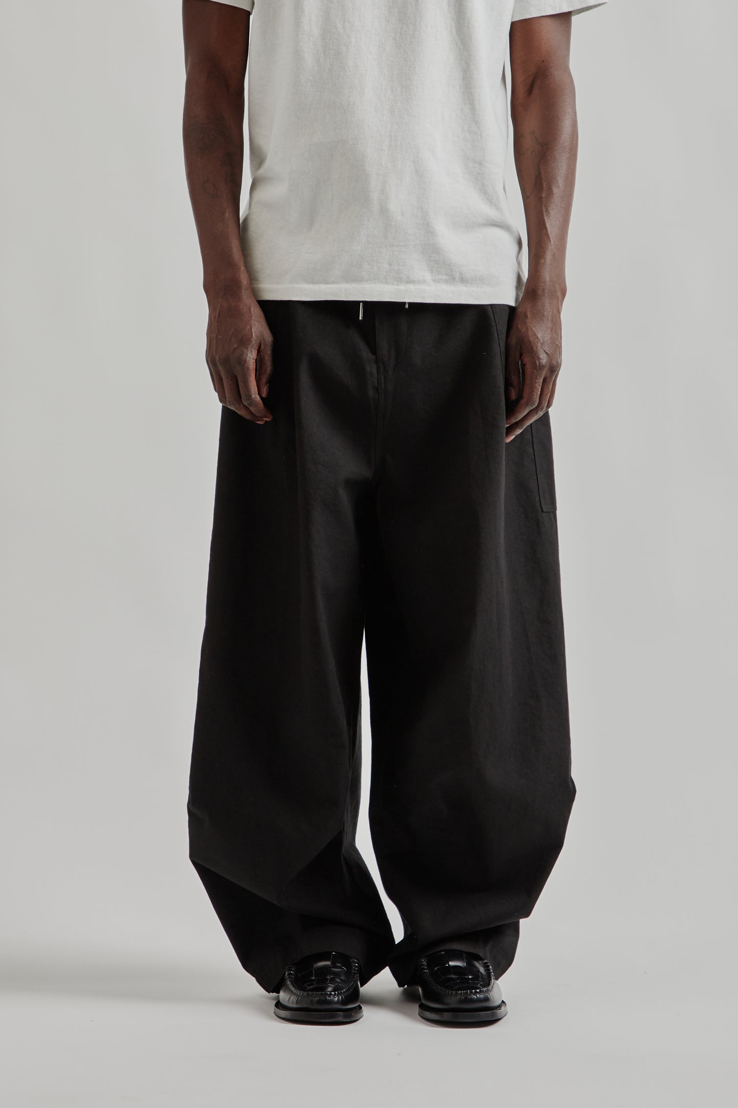 Estudio Niksen FW25 Stopper Balloon Trousers Black 2