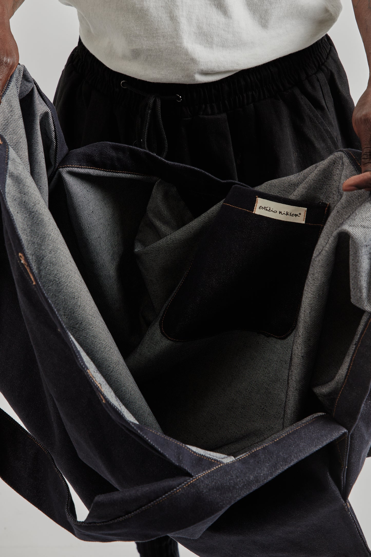 Estudio Niksen FW25 Three-Way Raw Denim Bag Indigo 4