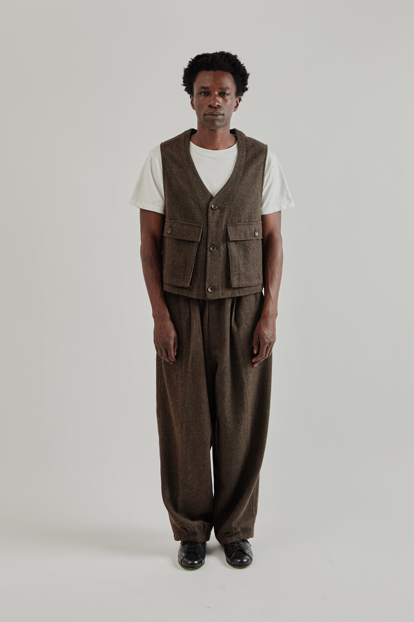 Estudio Niksen FW25 Wool Pocket Vest Brown1