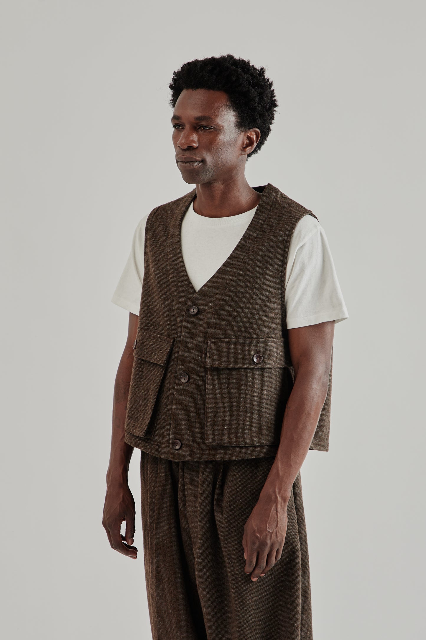 Estudio Niksen FW25 Wool Pocket Vest Brown3