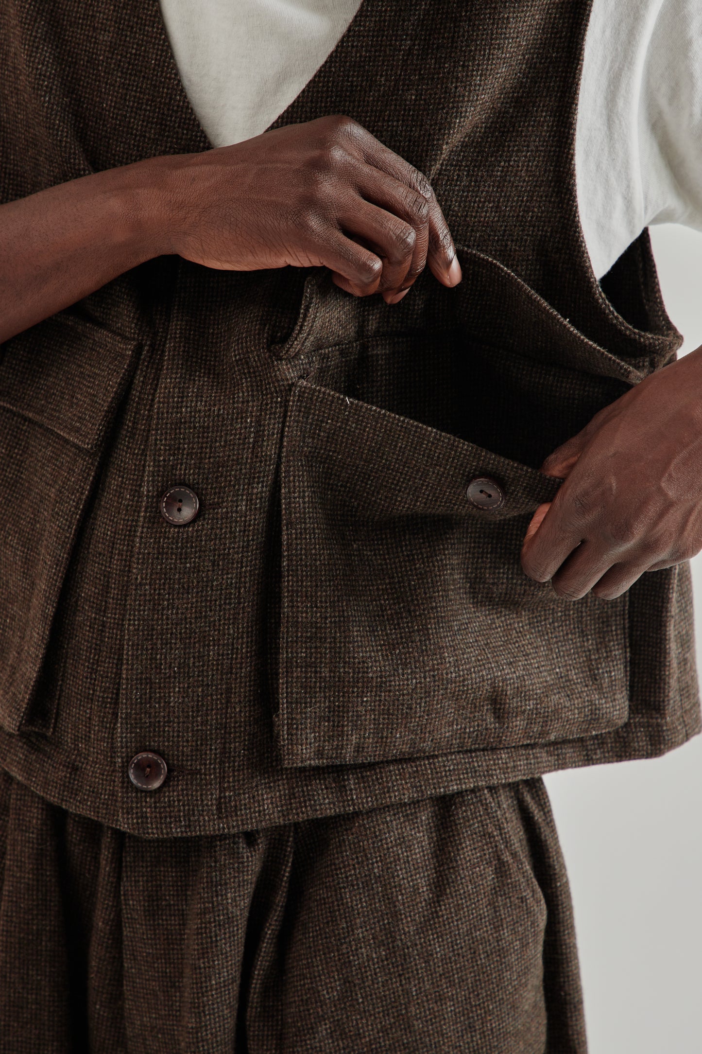 Estudio Niksen FW25 Wool Pocket Vest Brown9