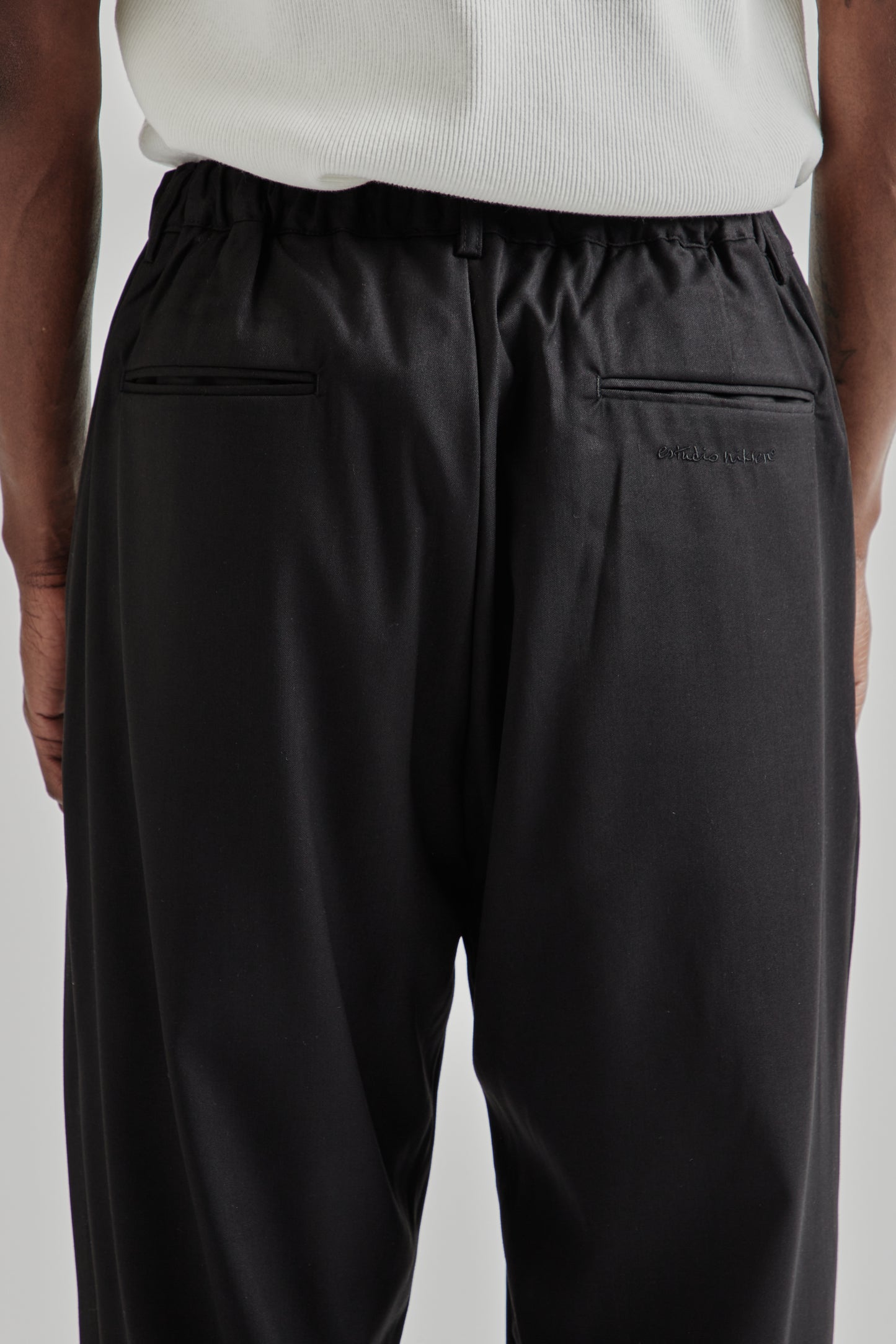 Pintuck Wide Trousers - Black