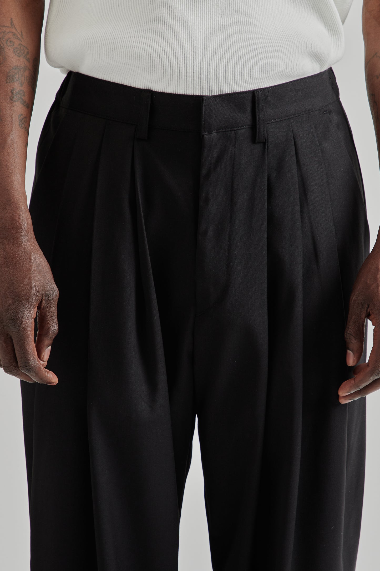 Pintuck Wide Trousers - Black