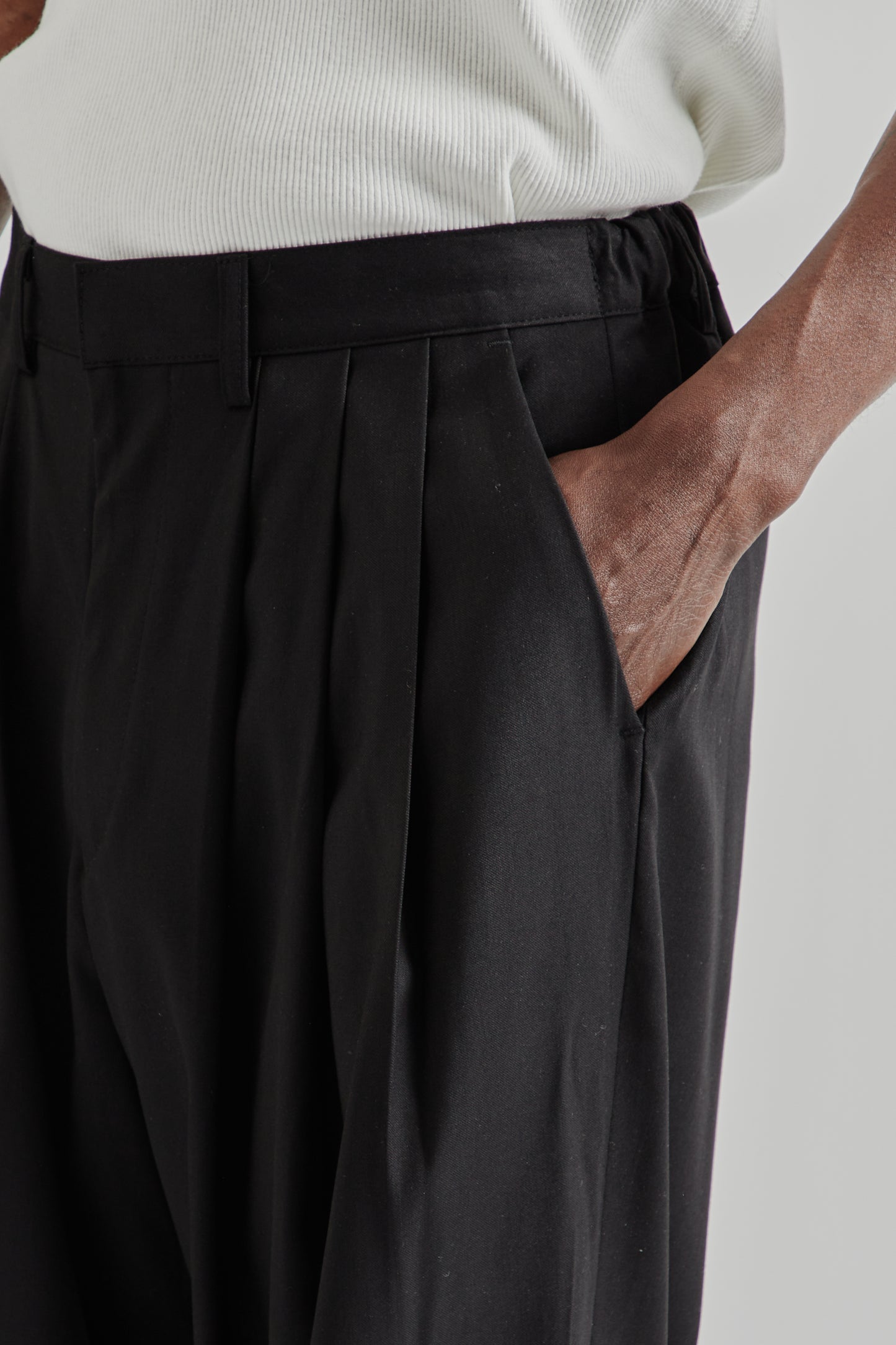 Pintuck Wide Trousers - Black