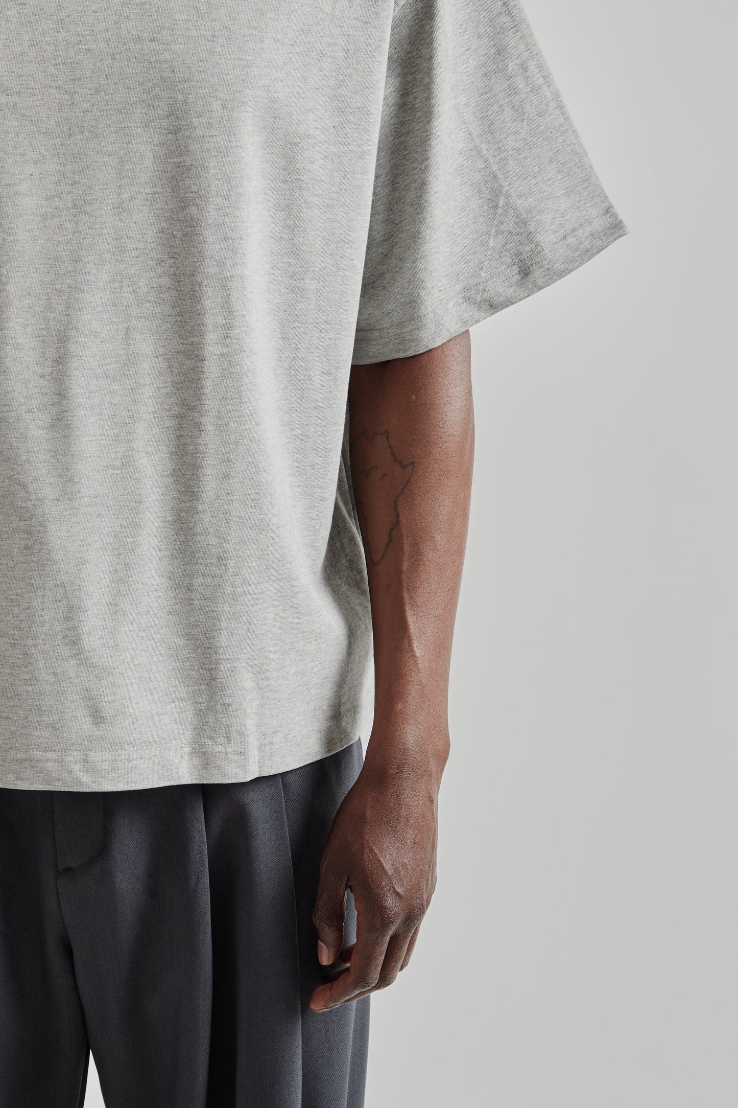 Signature Cropped Tee - Grey