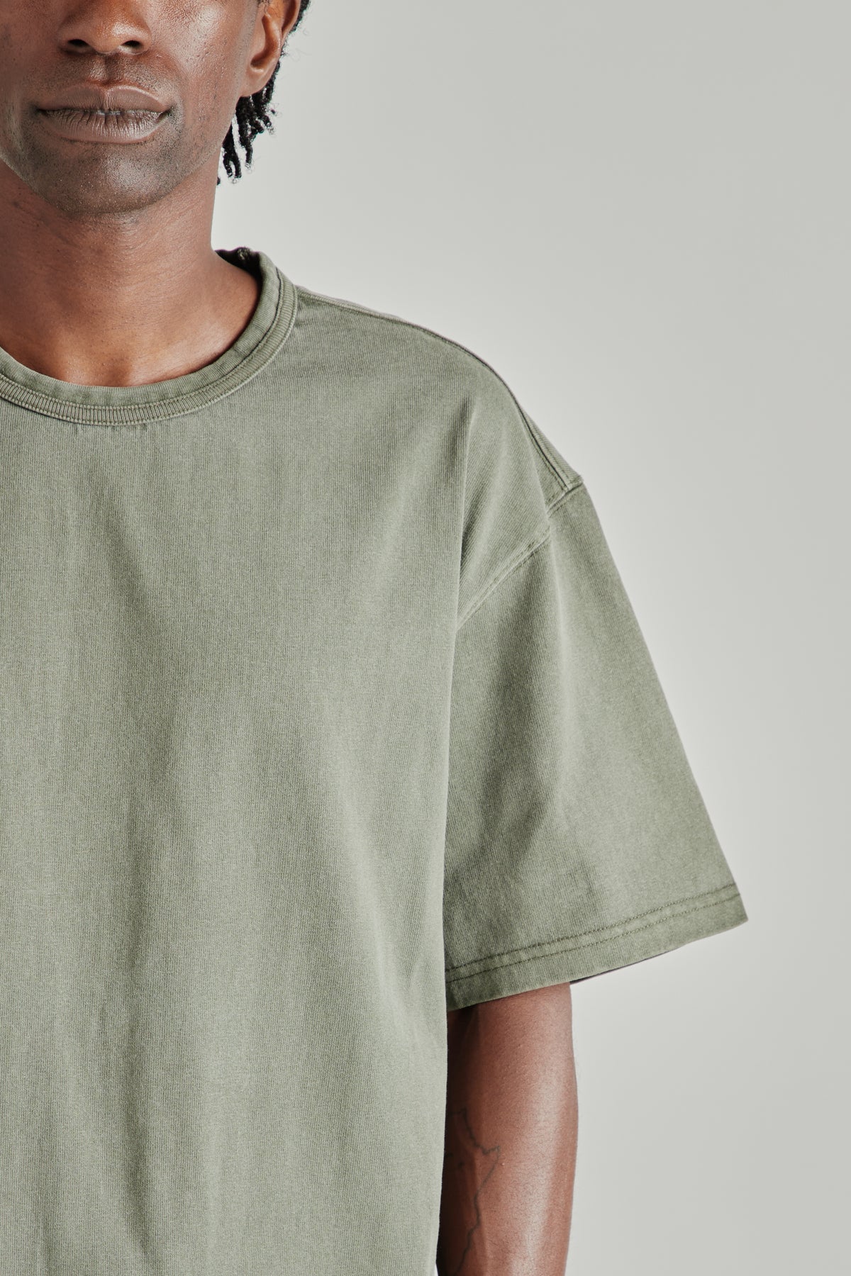 Frizmworks FW26 OG PIGMENT DYEING HALF TEE Olive- Ivory1096