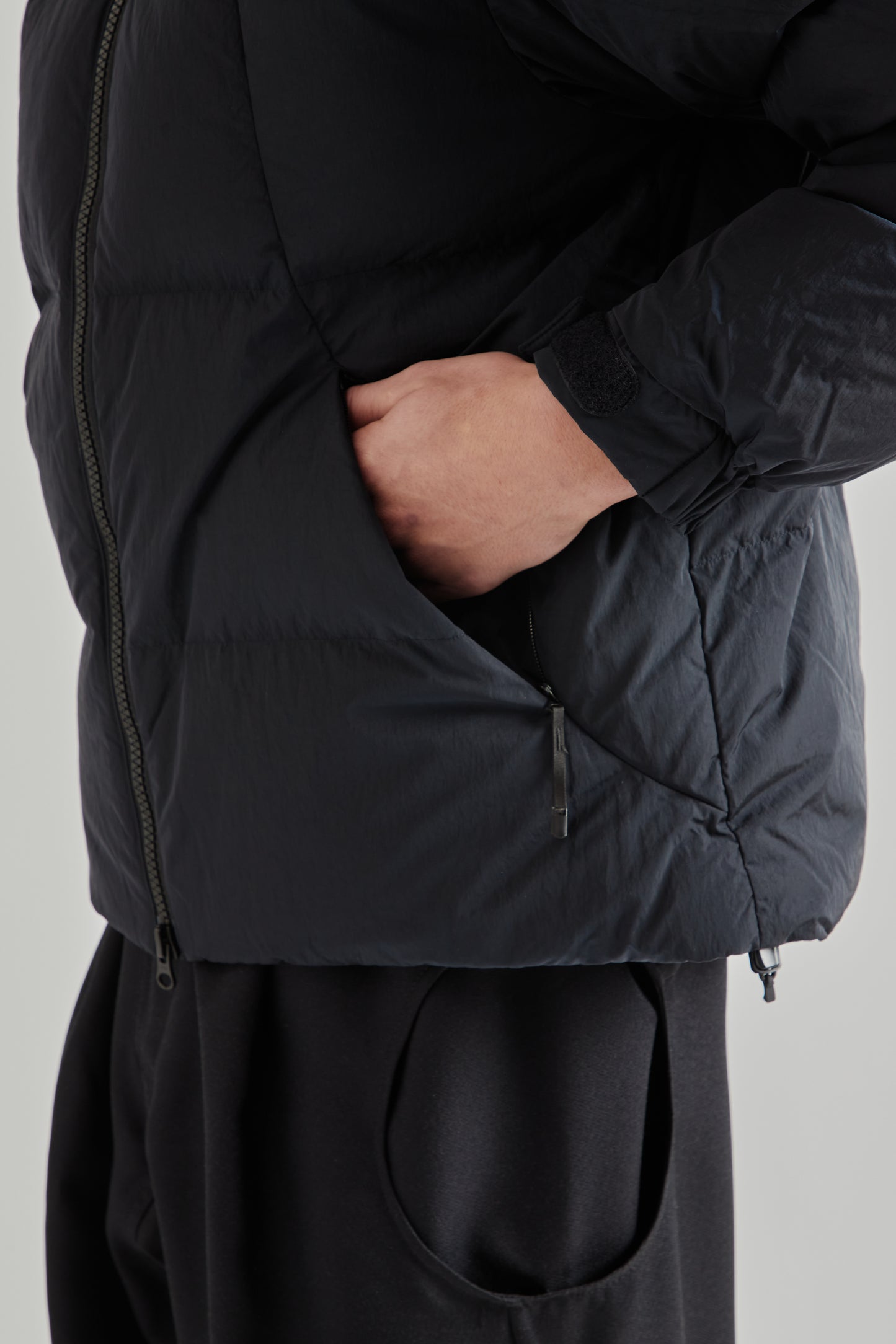 Dope Dyed Ripple Nylon Down Jacket - Dark Navy