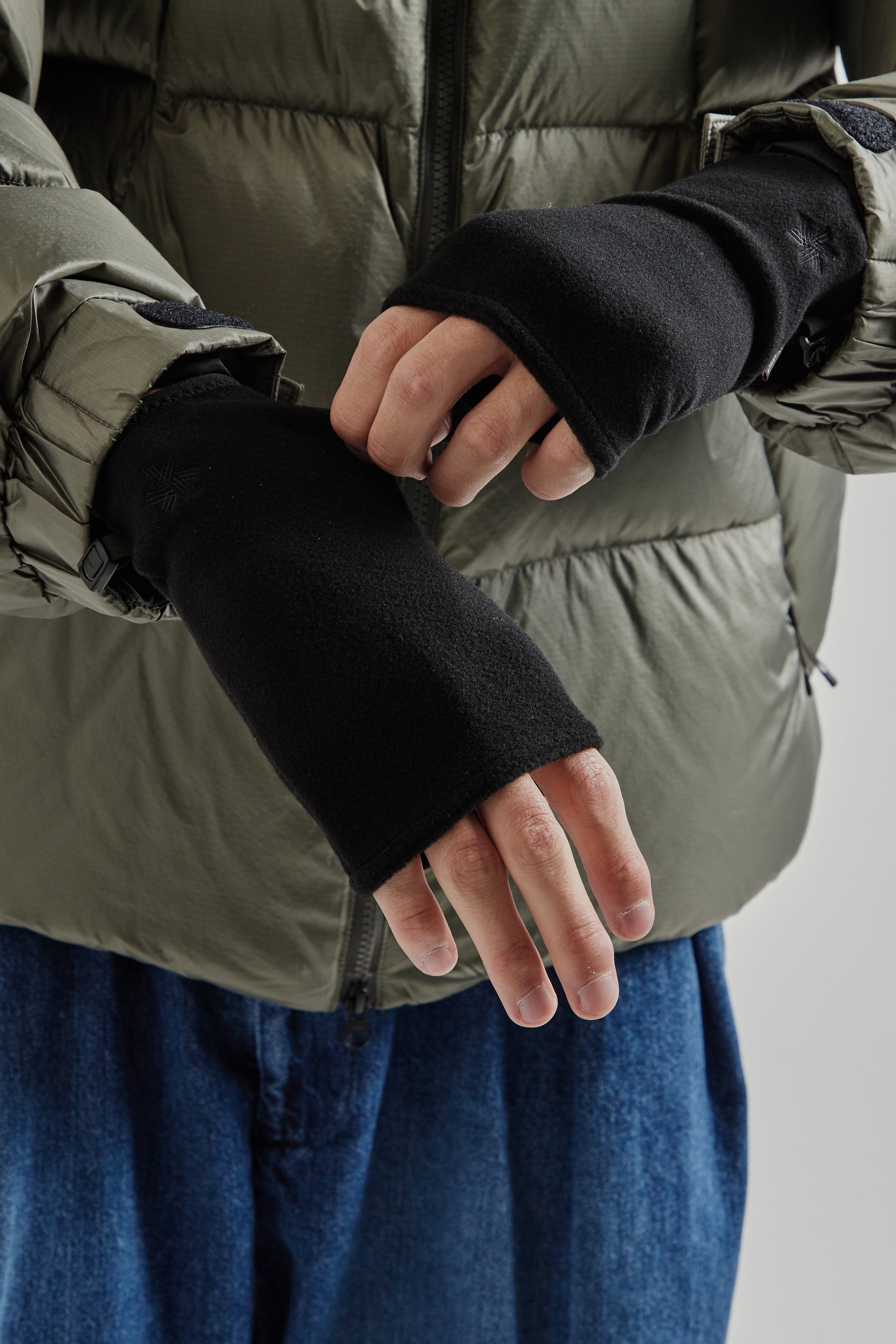 Goldwin FW25 Polartec Stretch Fingerless gloves Black 4