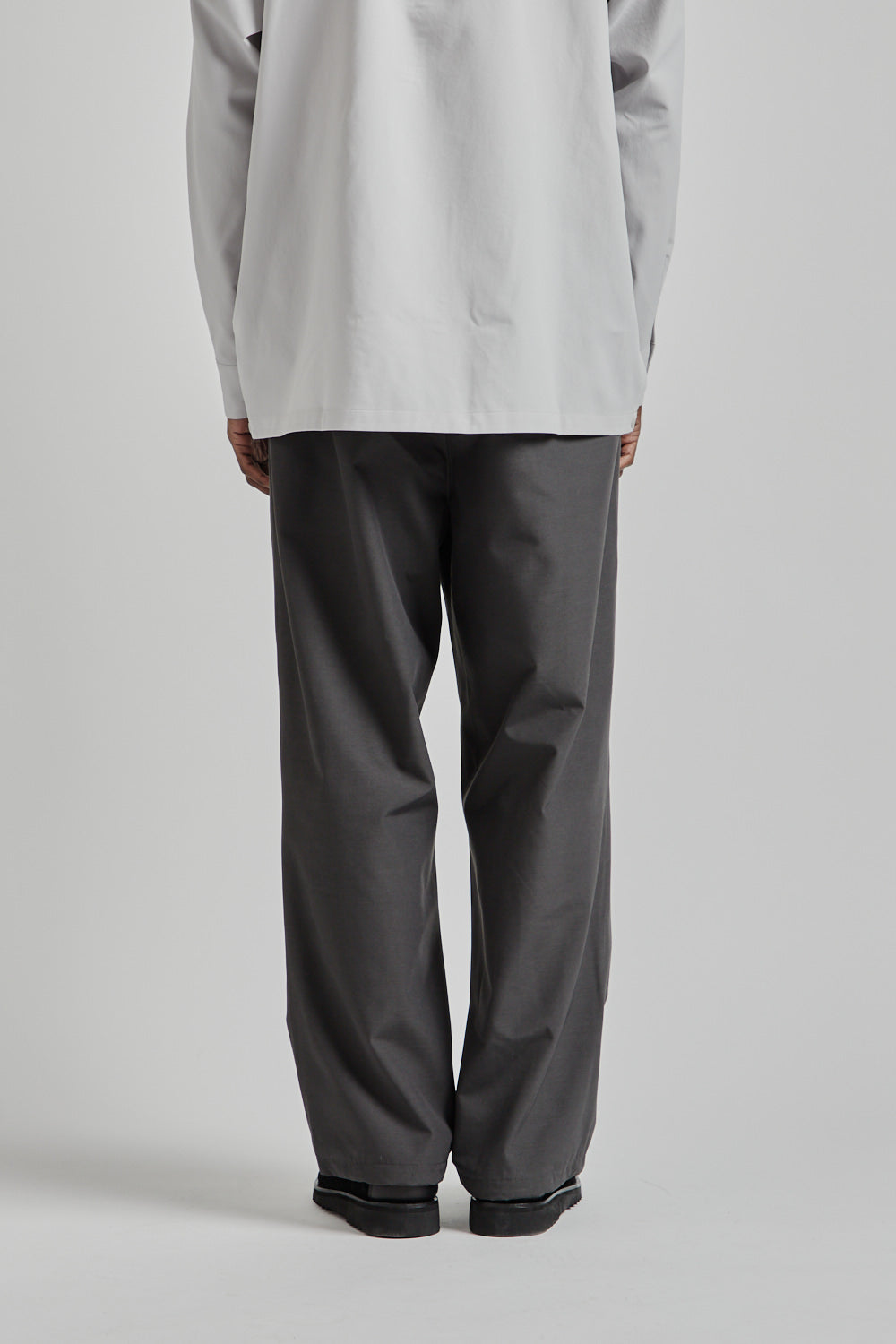 Goldwin SS25 Hyoerdense Taffeta U S Pants Deep Charcoal 012