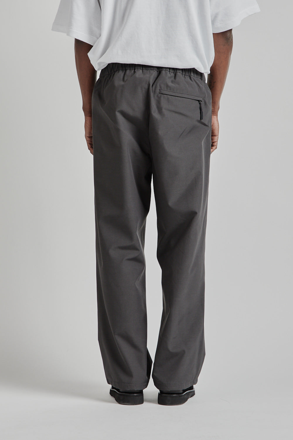 Goldwin SS25 Hyoerdense Taffeta U S Pants Deep Charcoal 03
