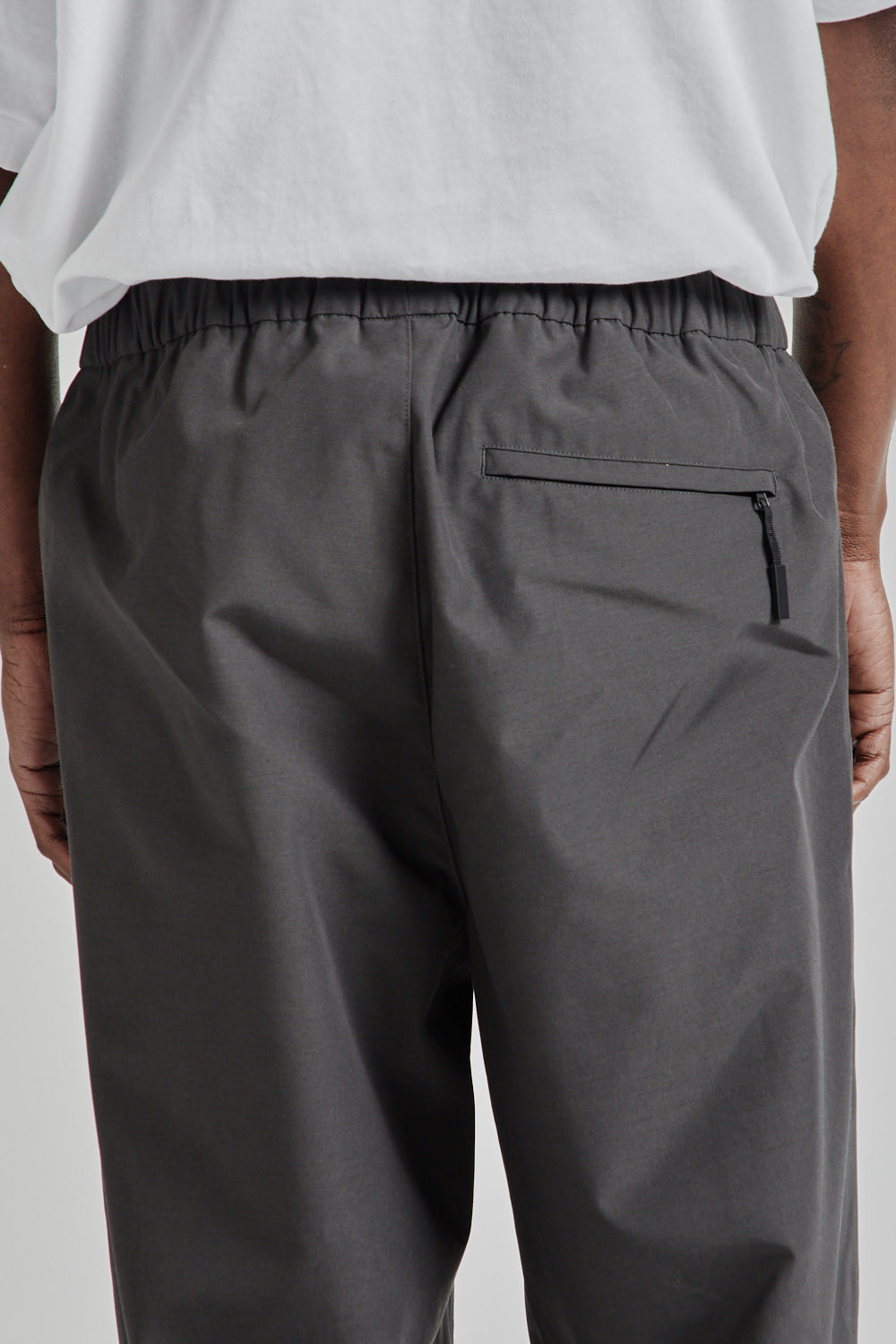 Goldwin SS25 Hyoerdense Taffeta U S Pants Deep Charcoal 04