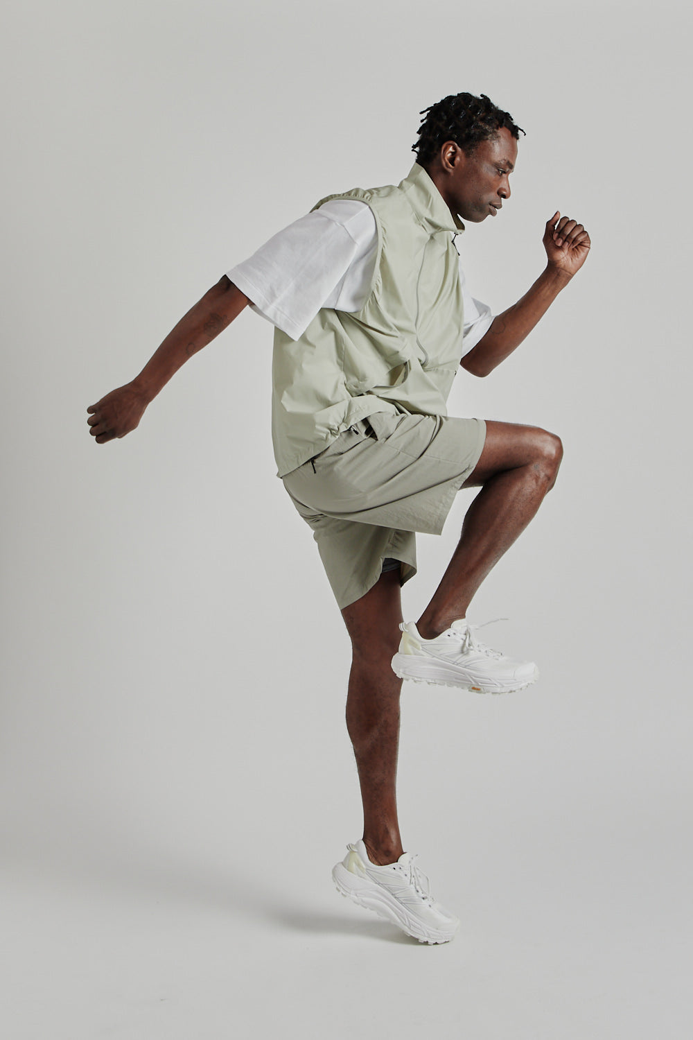 Goldwin SS25 Pertex Equilibrium Wind Vest Fog Beige 013